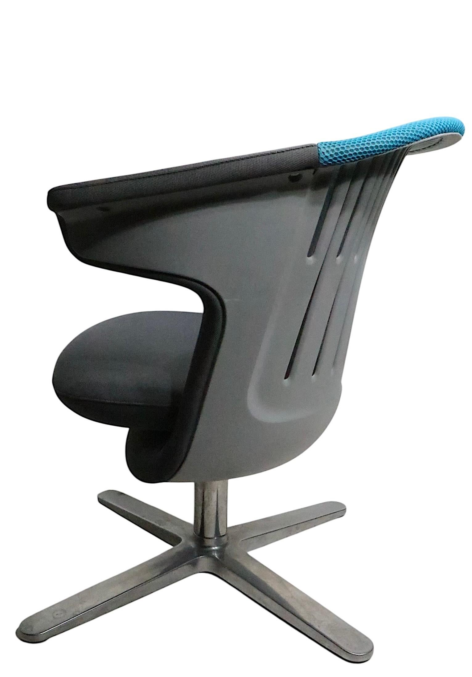 Steelcase Post Modern  i2i Sedie girevoli per ufficio da pranzo c 2013  4 disponibili in vendita 4