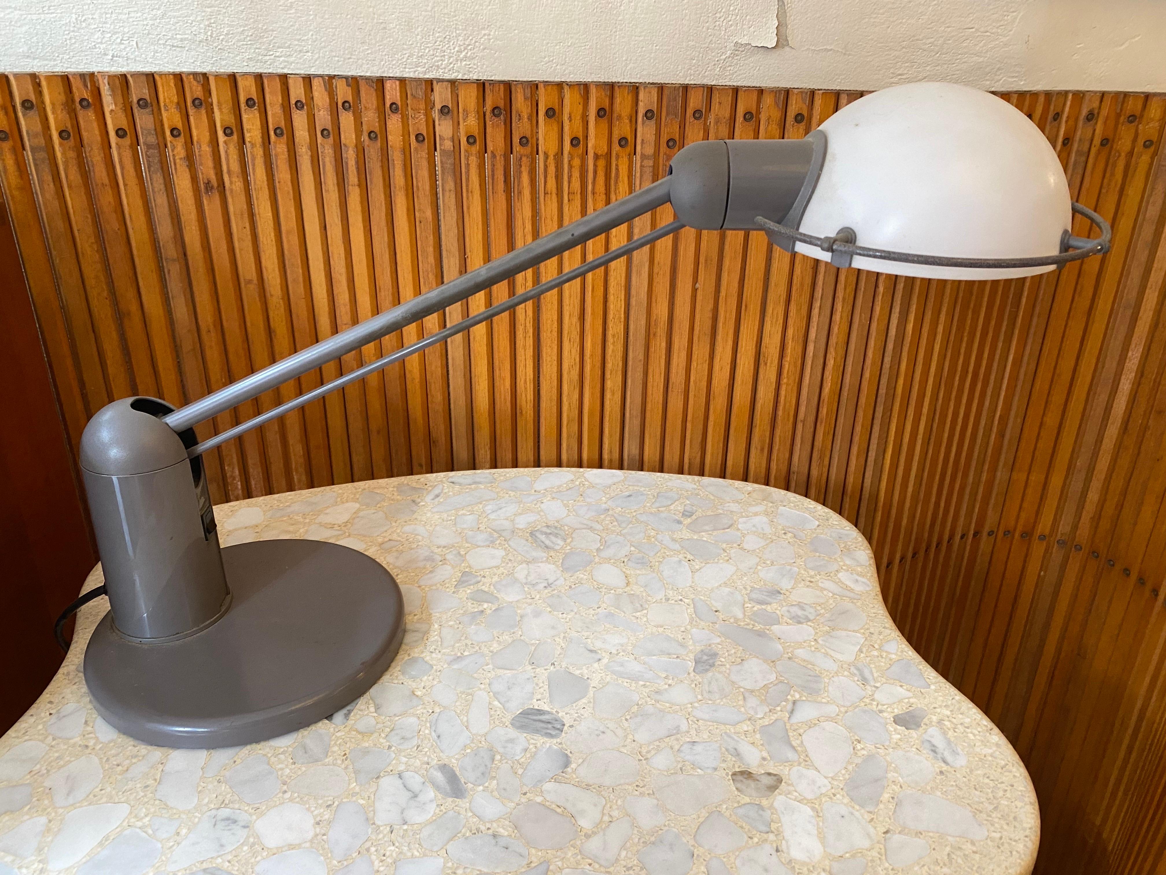 Steelcase Task or Desk Lamp In Good Condition For Sale In Philadelphia, PA