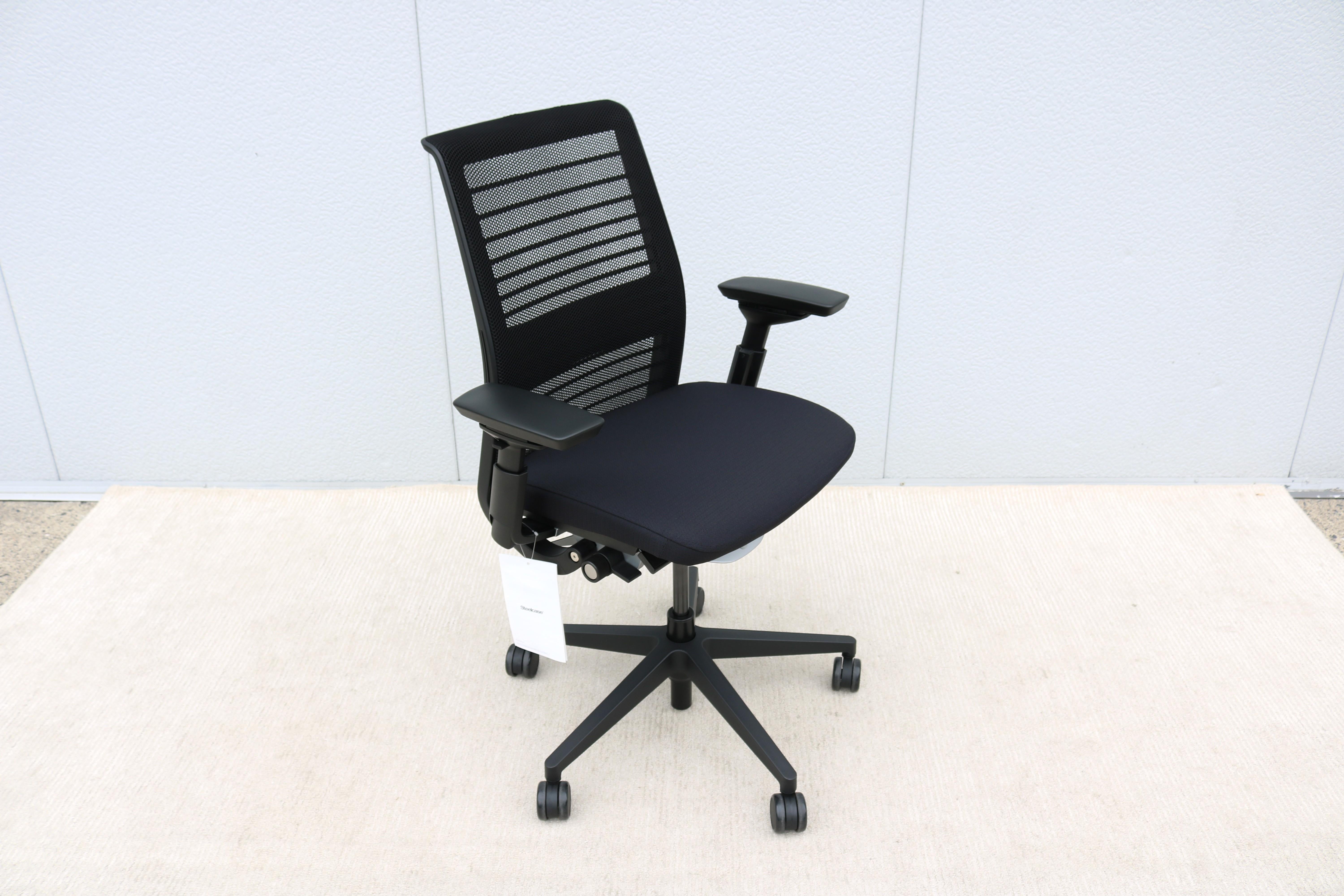 Think chair is an ergonomic office chair that makes you feel good from the first moment you sit to the last.
A recipient of numerous awards, fully redesigned and fully adjustable. It has an integrated Liveback system and weight-activated seat that