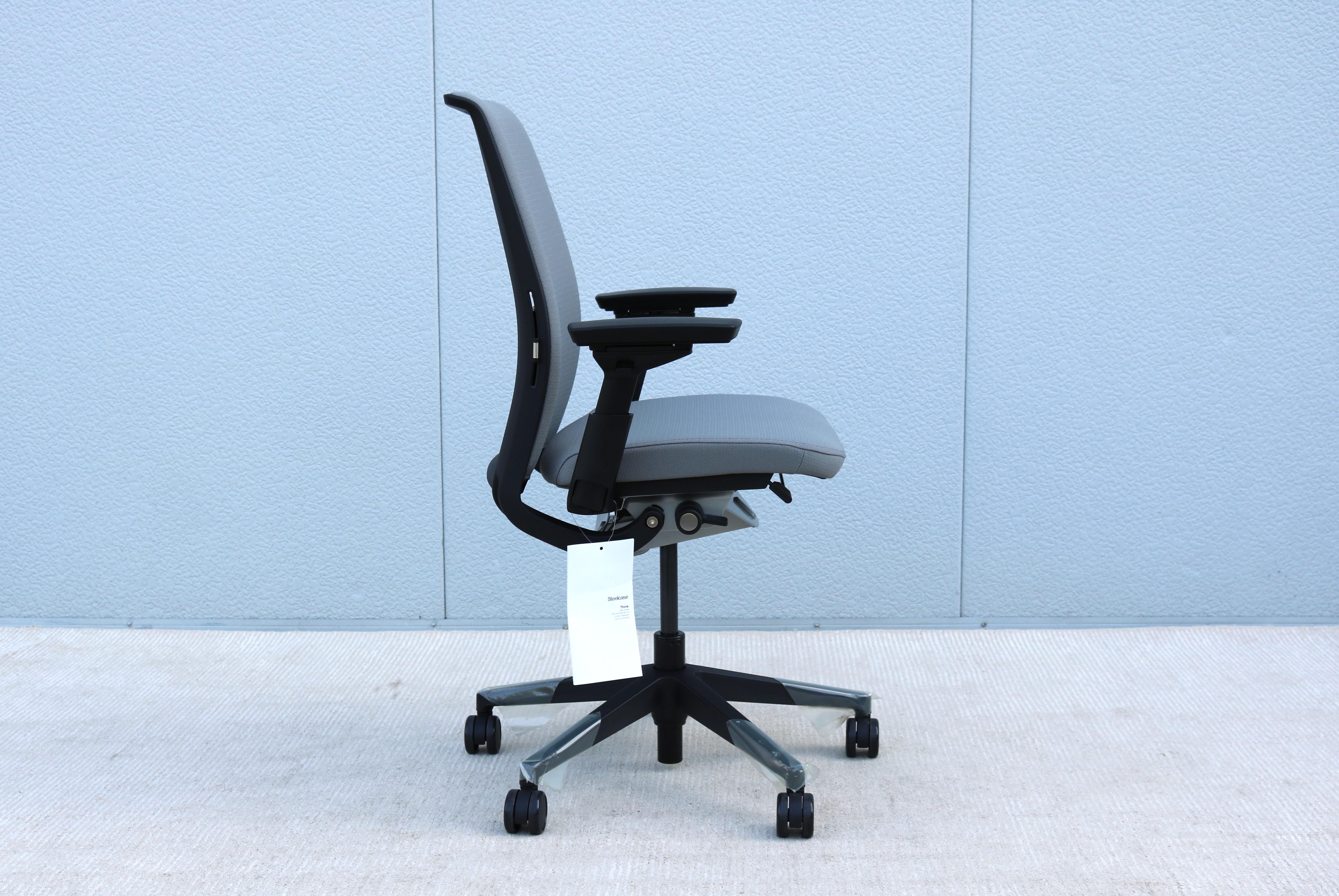 Steelcase Think V2 fauteuil de direction ergonomique nouveau modèle gris, neuf en vente 6
