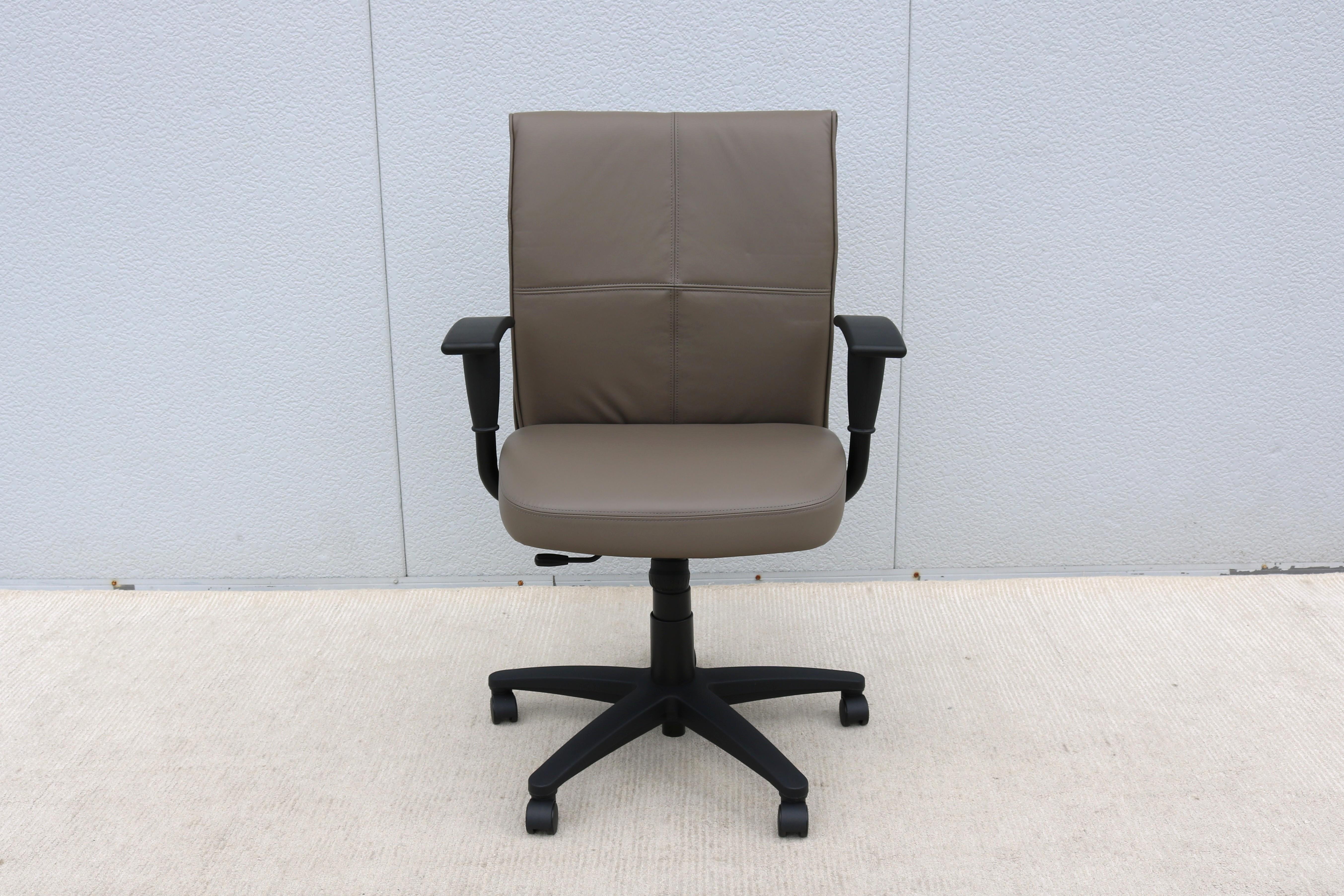 Steelcase Turnstone Jacket Ergonomic Executive Desk Chair in Taupe ...