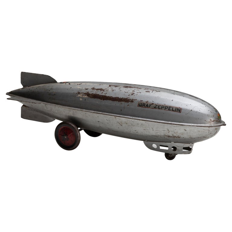 Steelcraft GrafSpielzeugZeppelin, Amerika, um 1930 im Angebot bei 1stDibs