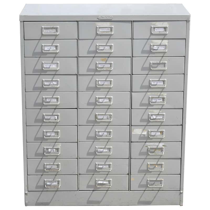 Steelmaster Industrial Steel Machinist 30 Drawer Storage Tool Chest