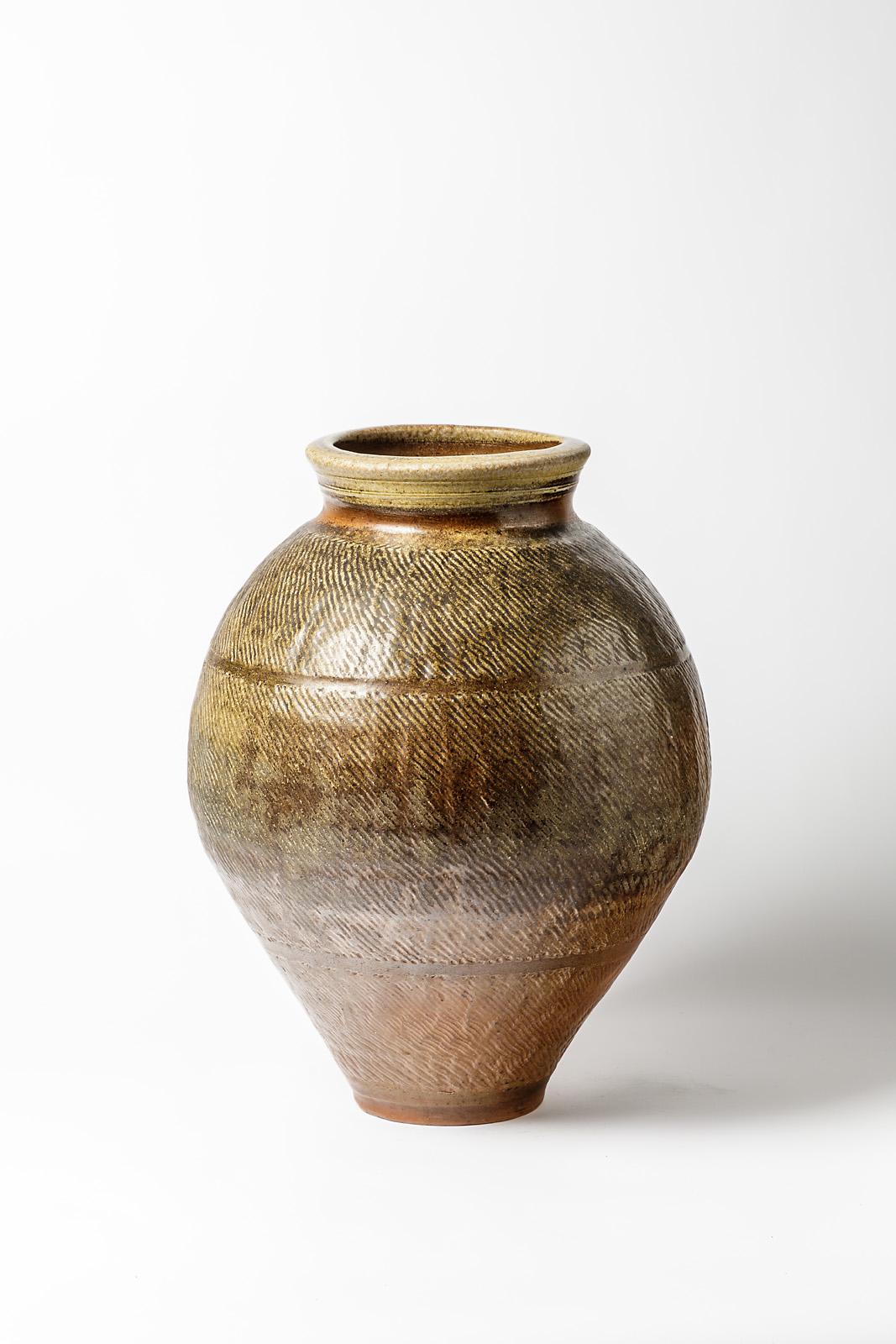 Steen Kepp - La Borne

Realised circa 1975-1980

Large brown stoneware ceramic floor vase.

Signed under the base

Original perfect condition

Measures: Height 49 cm
Large 33 cm.