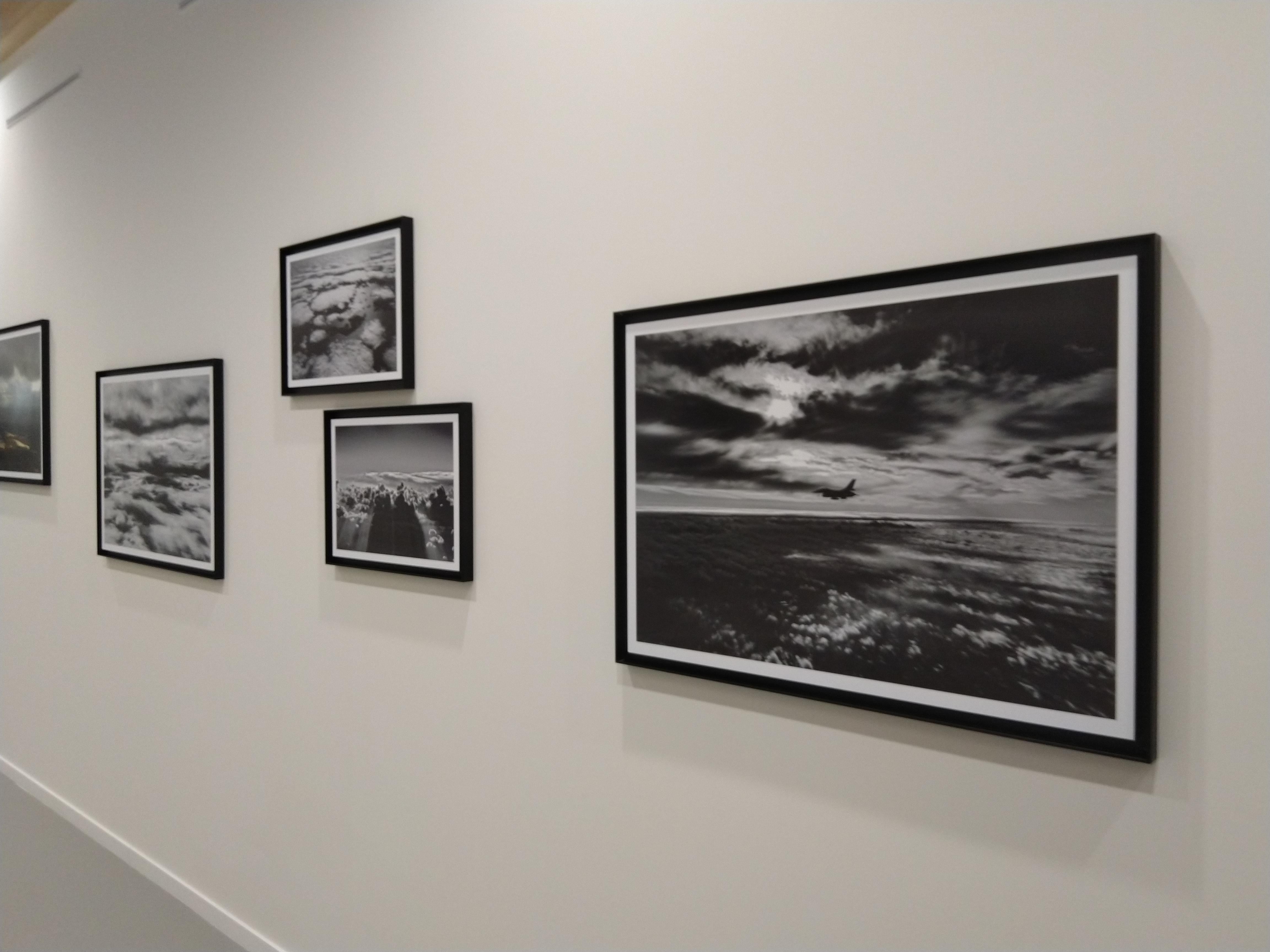 Sonnenbilder durch die Wolken, Afghanistan 2012 – Limitierte Auflage von Kunstfotografie im Angebot 5