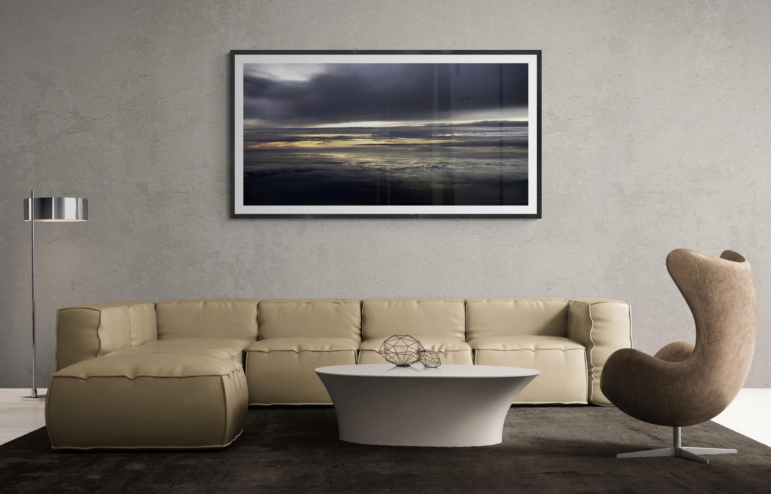 Sunset Vibes, Bélgica 2018 - Fotografía artística de edición limitada - Color Photograph Negro de Stefan Darte