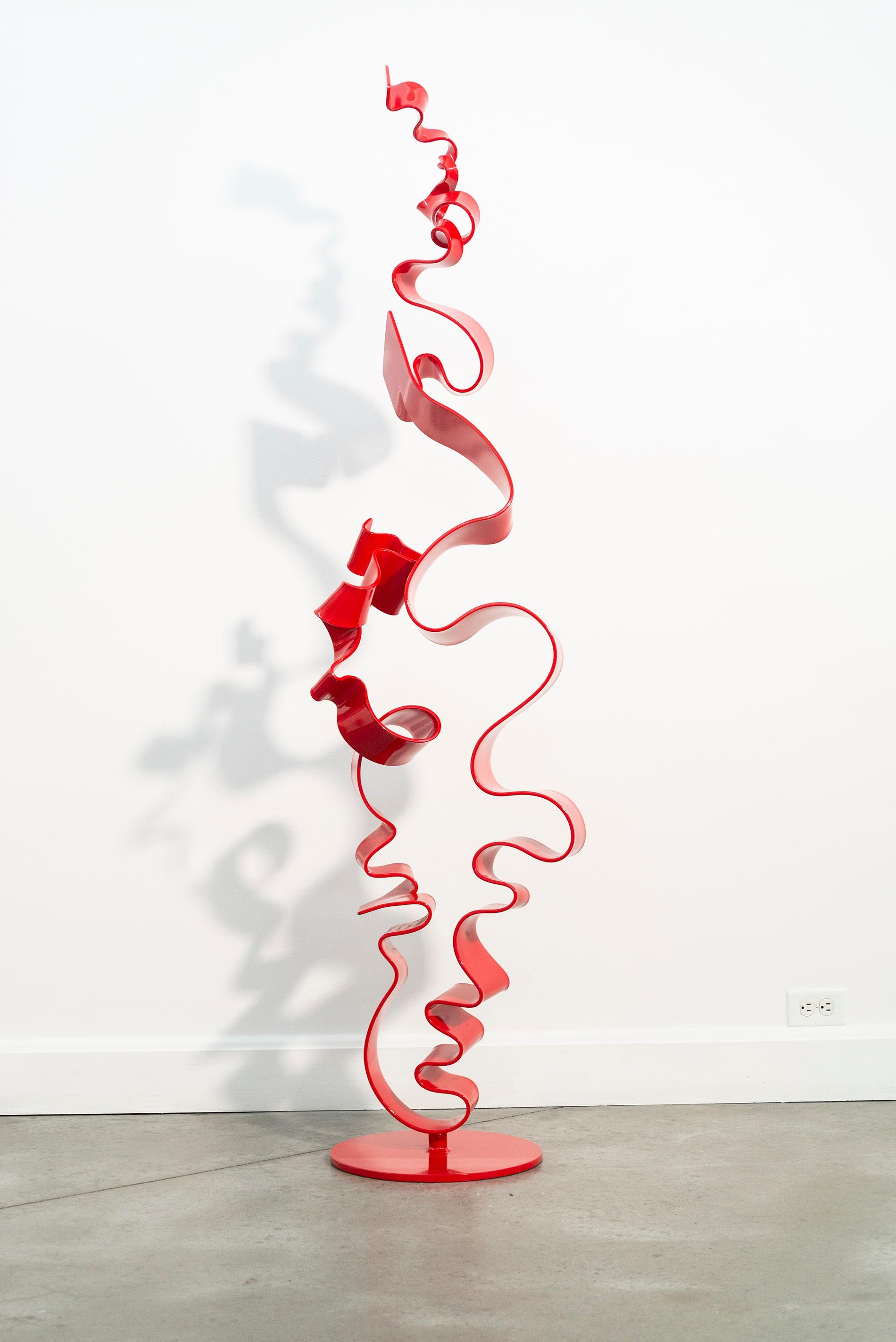 Alchemia #3 (Interior/Exterior) - escultura contemporánea de acero pintado de color rojo brillante - Sculpture Contemporáneo de Stefan Duerst