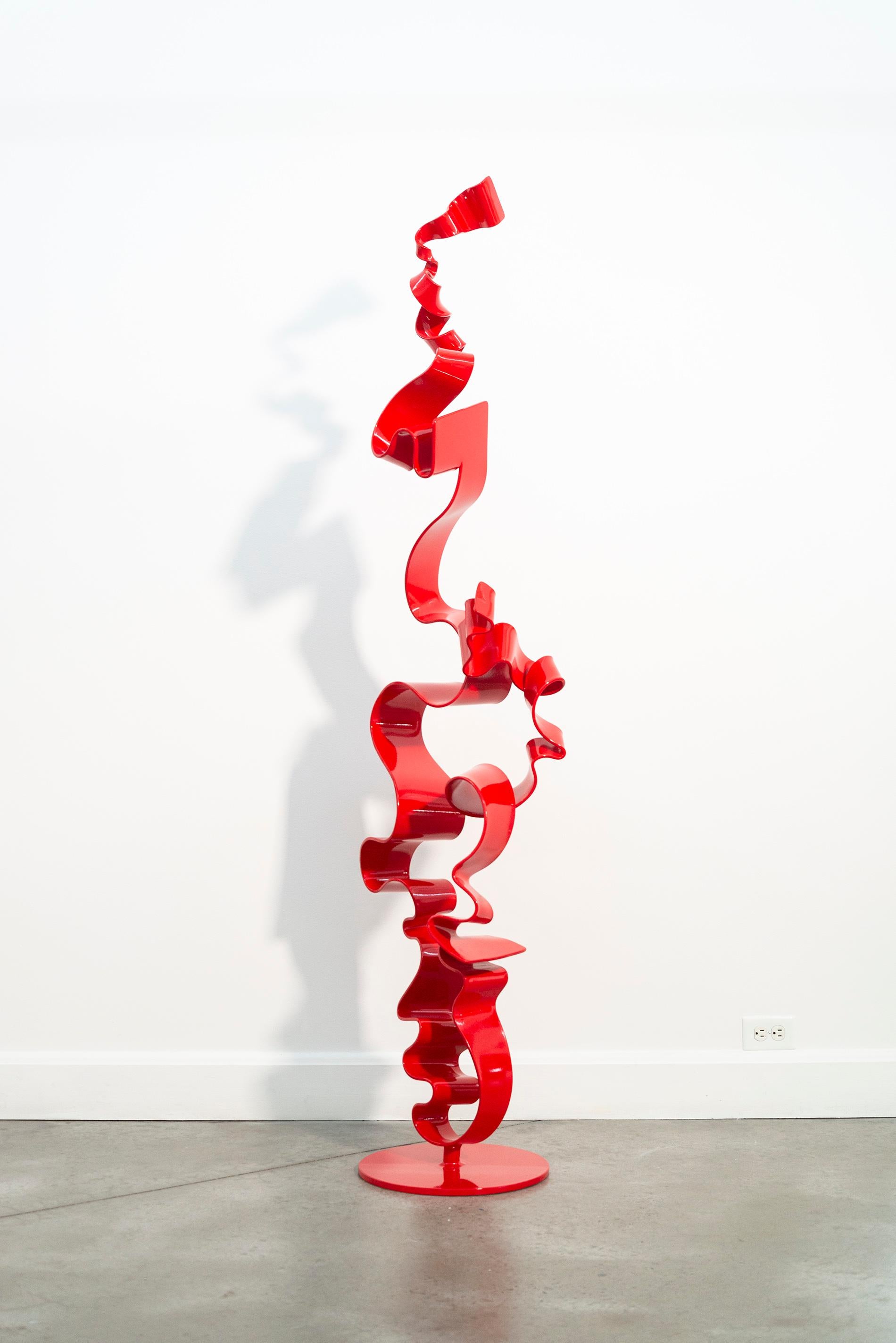 Alchemia #3 (Interior/Exterior) - escultura contemporánea de acero pintado de color rojo brillante en venta 3
