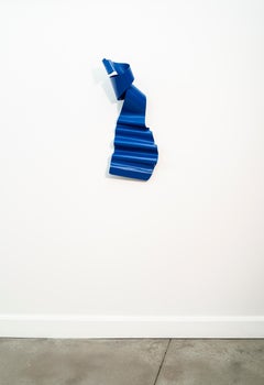 Soul Gate 45 - brillant, contemporain, ruban, acier peint par poudrage, sculpture murale