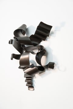 Soul Gate 63 - brillant, contemporain, ruban, acier peint par poudrage, sculpture murale