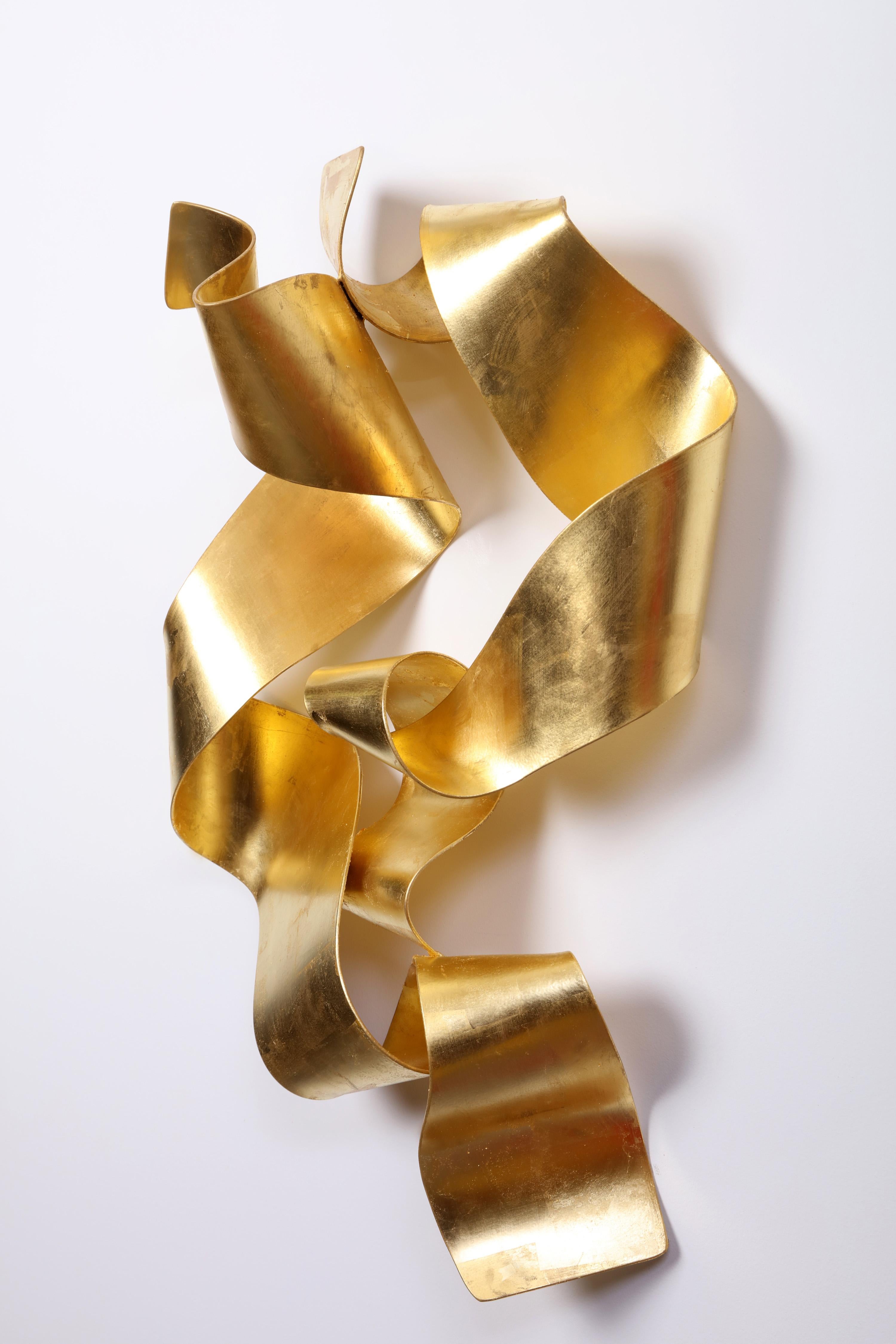 Soul Gate Eldorado - contemporary, ribbon, 24K gold, steel, wall sculpture - Contemporary Sculpture by Stefan Duerst