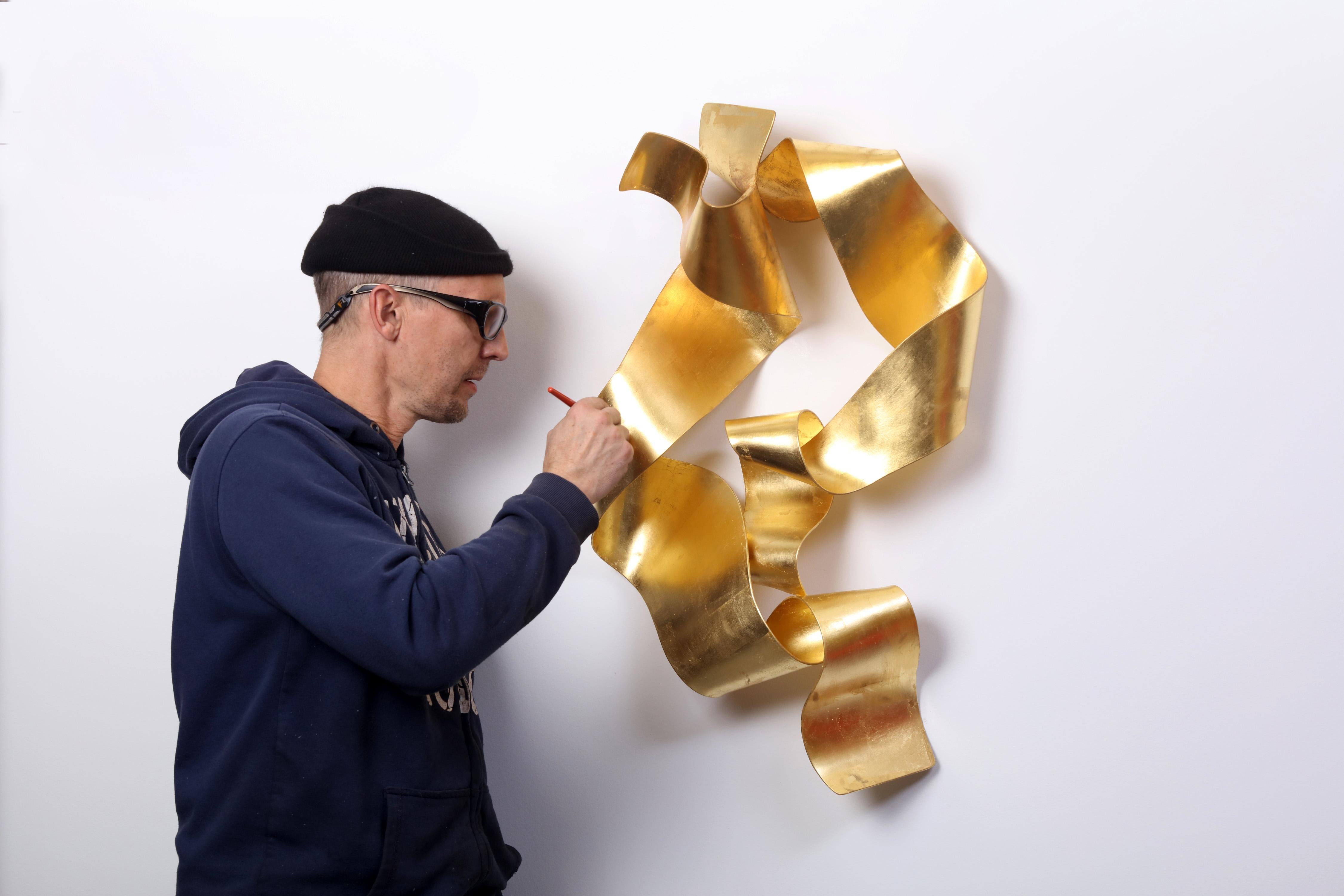 Soul Gate Eldorado - contemporary, ribbon, 24K gold, steel, wall sculpture For Sale 5