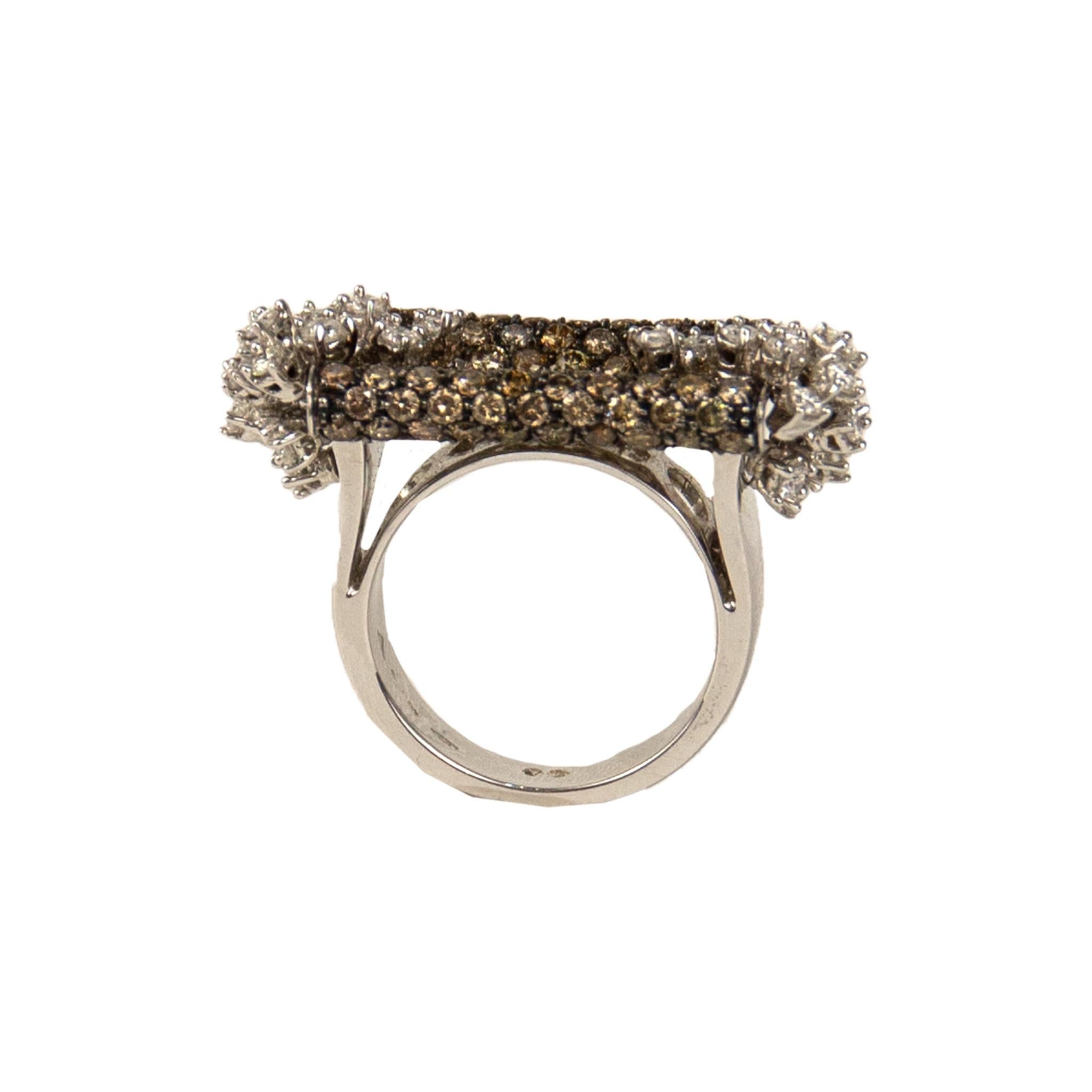 Stefan Hafner Ring
18K Weißgold
Schwarze und weiße Diamanten: 3.34ctw
Italienisch gemacht
Größe: 6,5
SKU: BLU01165
Einzelhandelspreis: $8.350,00
