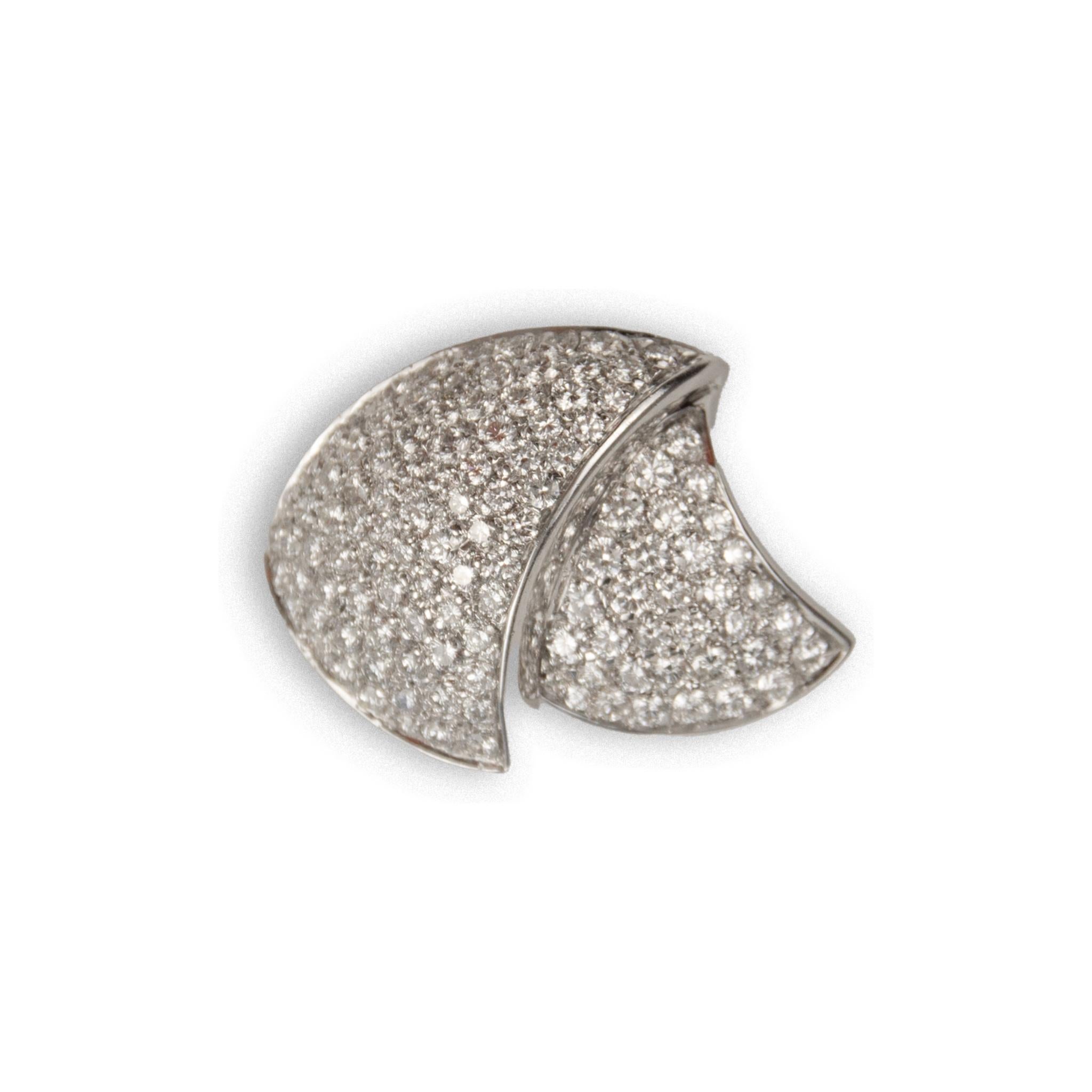 Stefan Hafner Earrings
18K White Gold
Diamonds: 4.94ctw
SKU: BLU01482
Retail price: $31,900.00