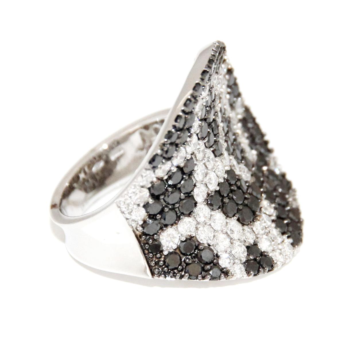 Stefan Hafner 18K White Gold Diamond Ring 
Diamonds 4.72CTW 
US Size 7  
Retail $24,950.00