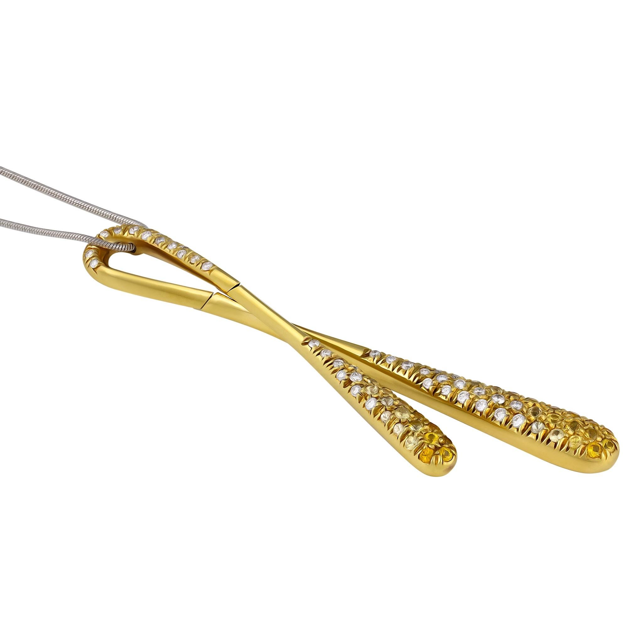 Stefan Hafner: 18 Karat Weißgold Halskette mit Diamant- und Saphir-Anhänger (Moderne) im Angebot