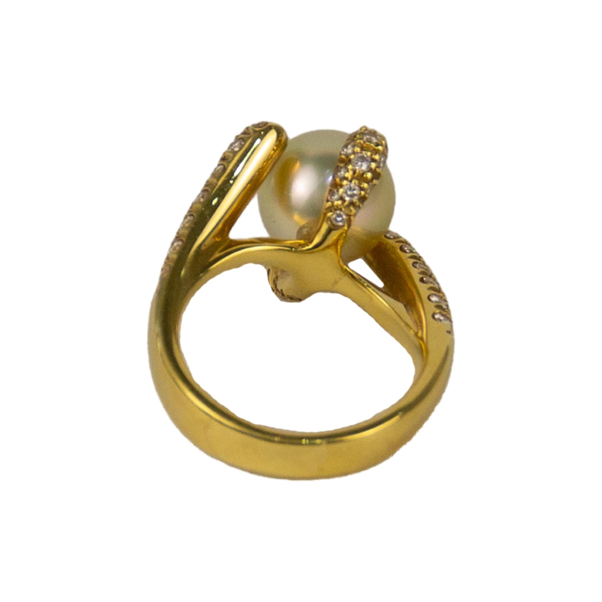 Moderne Stefan Hafner, bague en or jaune 18 carats avec diamants et perles de 0,81 carat en vente