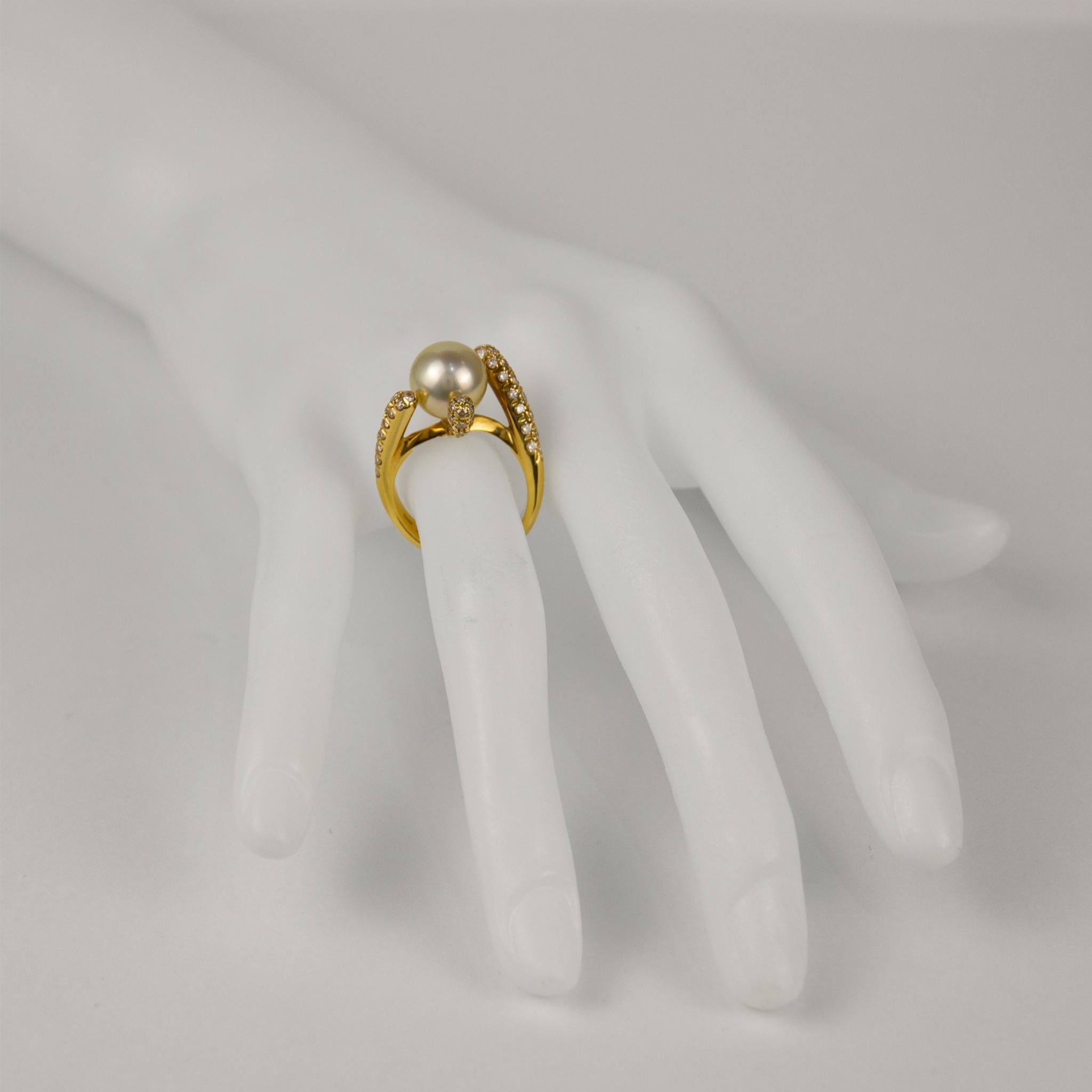 Taille brillant Stefan Hafner, bague en or jaune 18 carats avec diamants et perles de 0,81 carat en vente