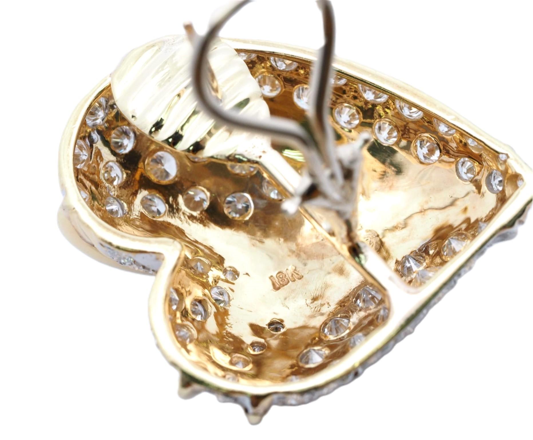 Stefan Hafner, boucles d'oreilles cœurs en or jaune 18 carats avec diamants ronds de 5 carats (large) en vente 3