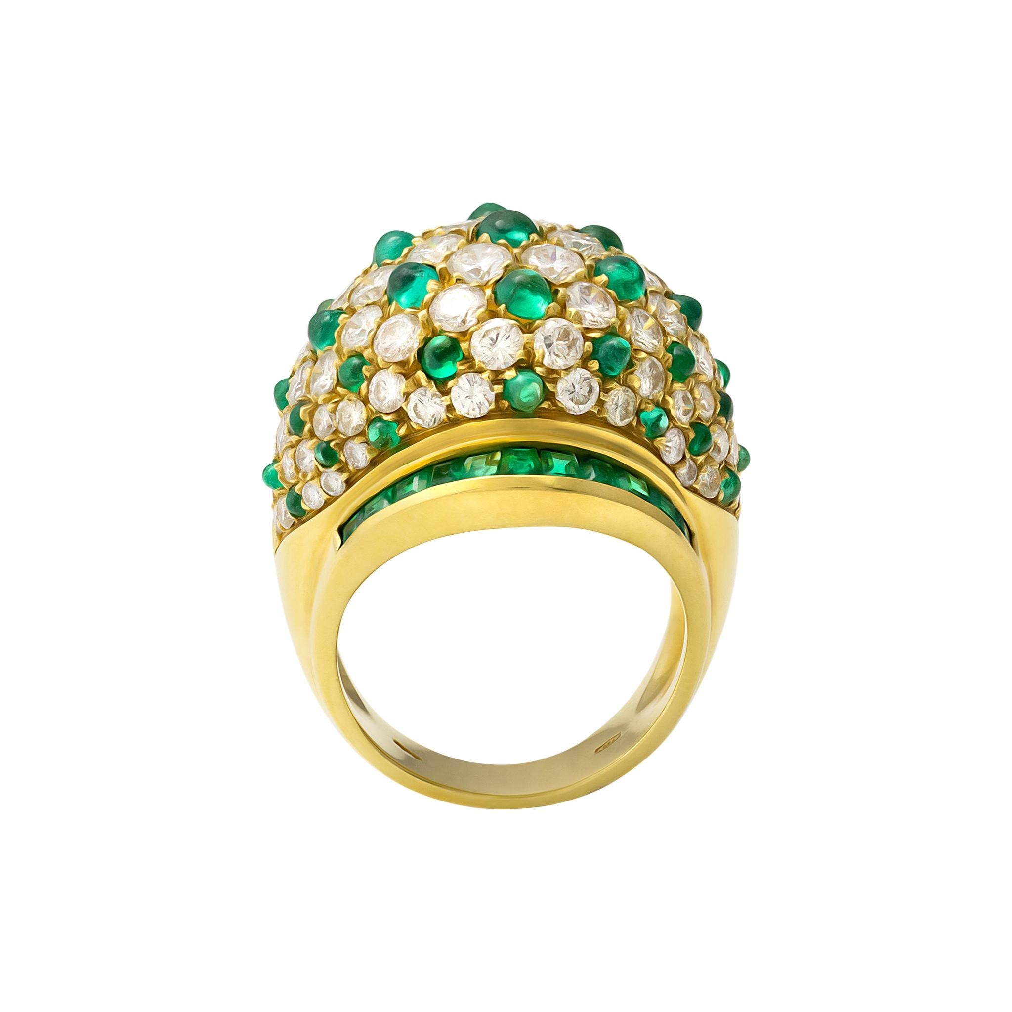 Stefan Hafner Ring
Diamond: 2.70ctw
Emerald: 3.20ctw
Size: 7
Italian made
SKU: BLU01115
Price retail: $26,650.00