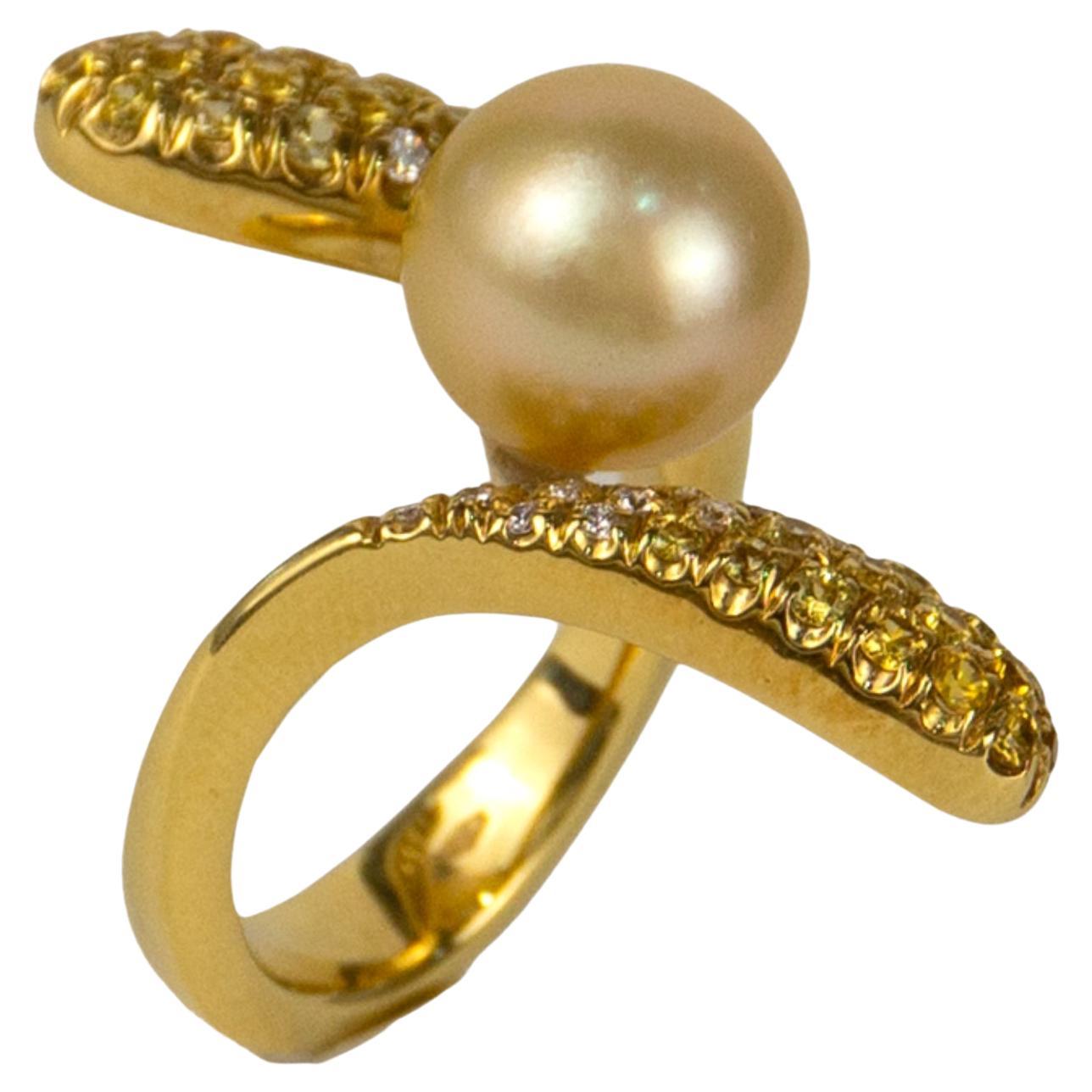 Stefan Hafner 18k Yellow Gold Diamond & Pearl Ring For Sale