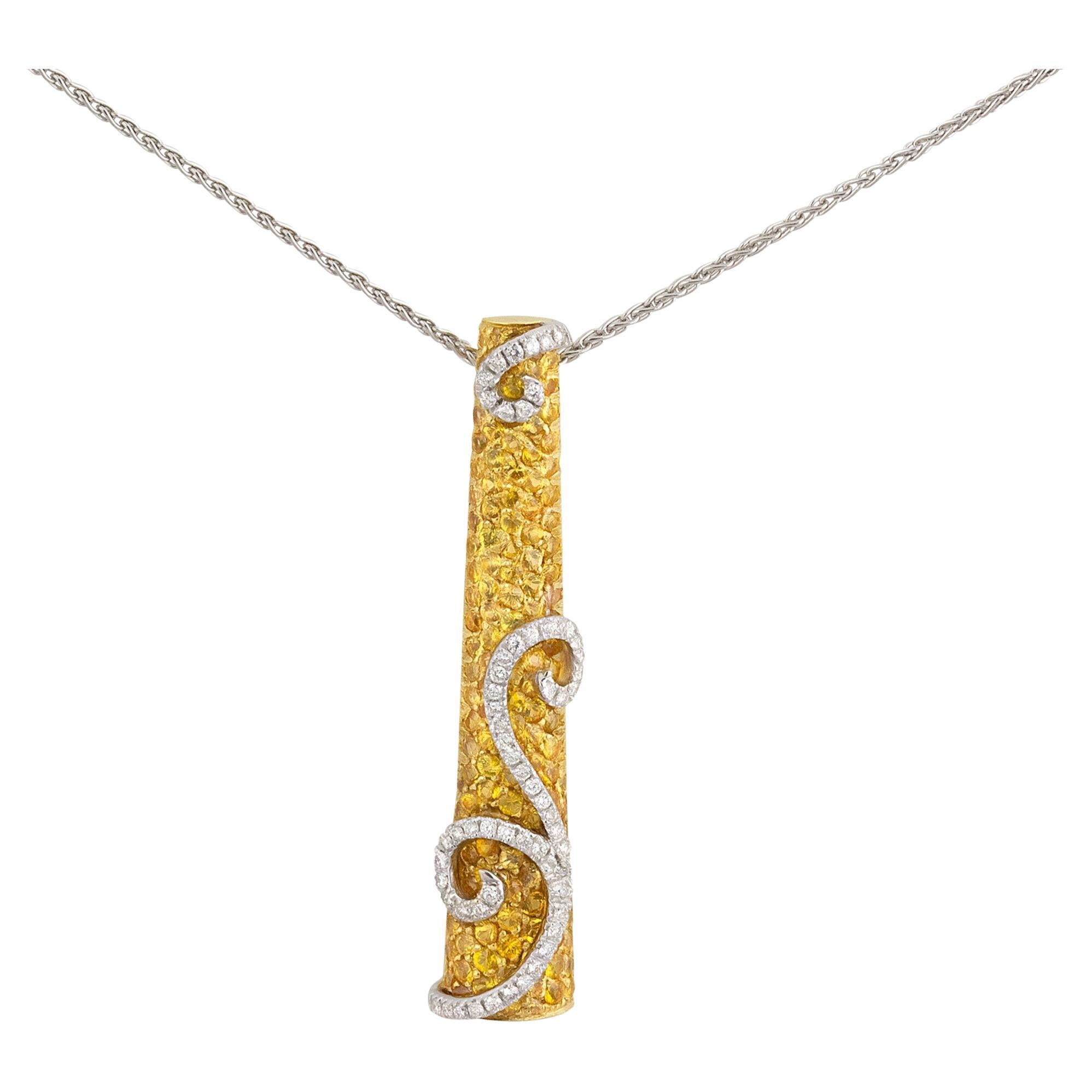 Stefan Hafner, collier pendentif en or jaune et blanc 18 carats avec diamants et saphirs