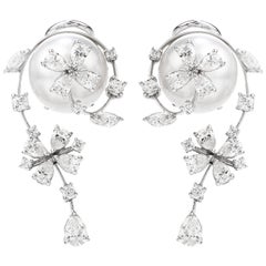 Pendientes florales de oro de 18k con diamantes y perlas del Mar del Sur Stefan Hafner