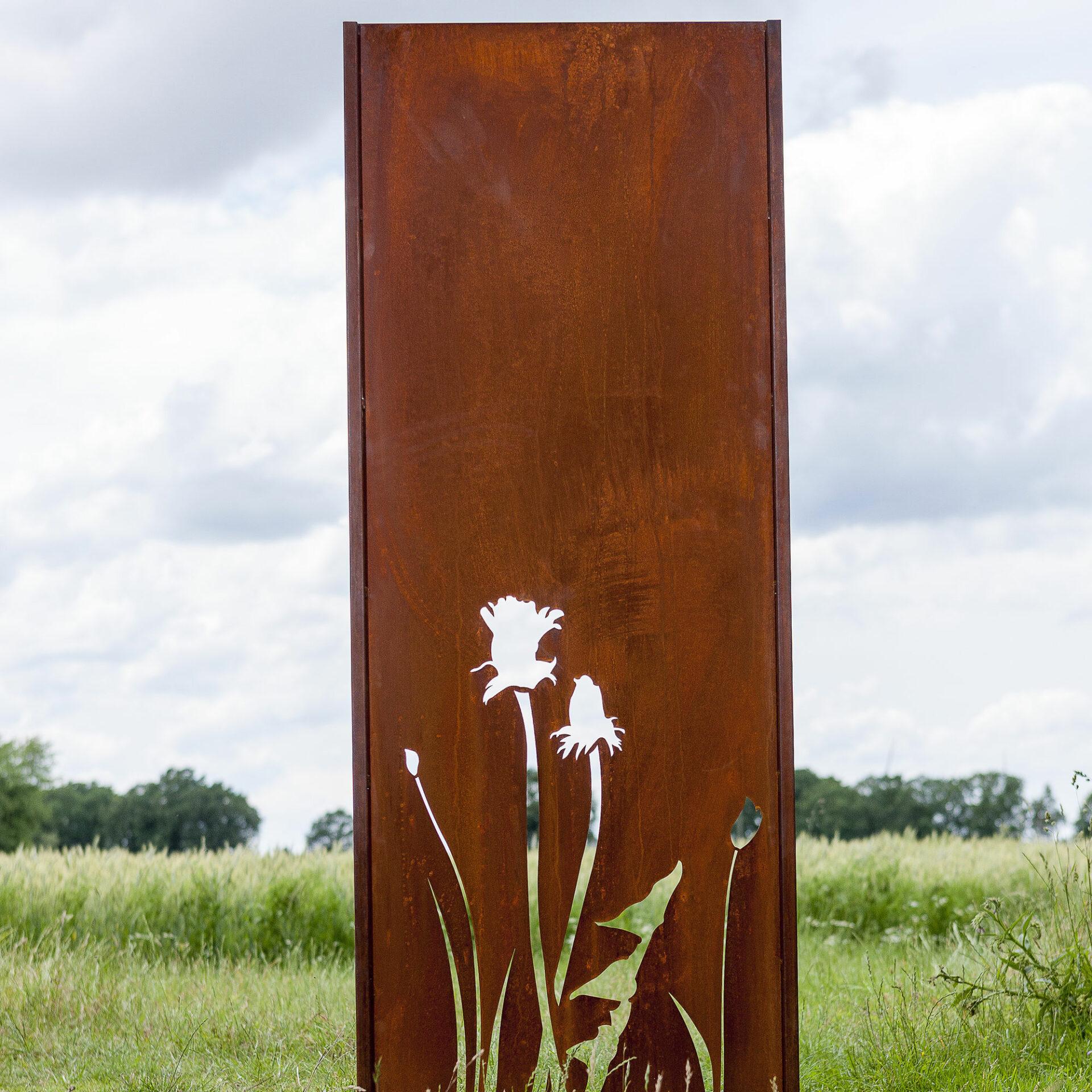 Muro de acero para jardín - "Flor 1" - Ornamento moderno para exterior - 75×195 cm - Mixed Media Art de Stefan Traloc