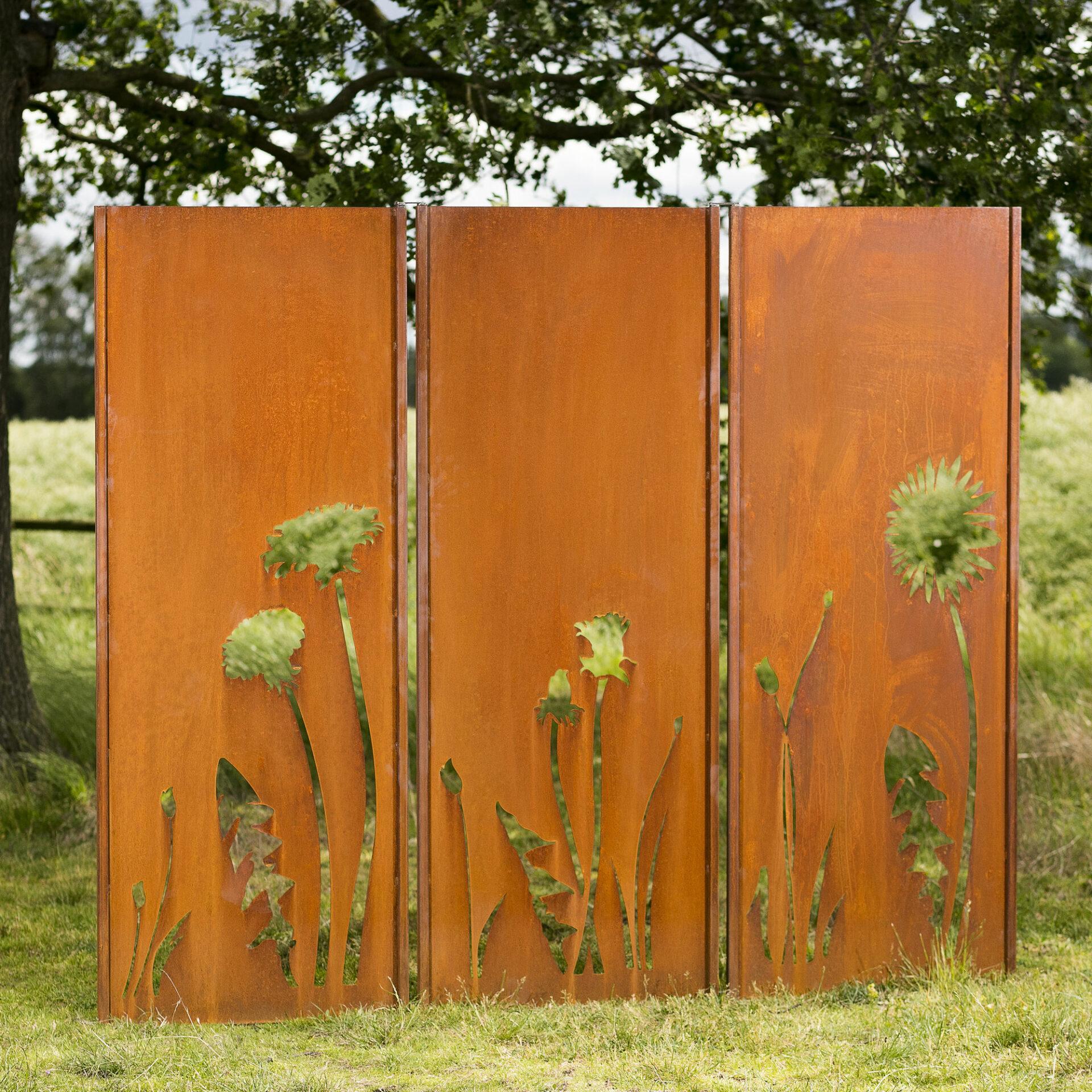 Pared de jardín de acero - "Tríptico de flores" - Ornamento moderno de exterior - 225×195 cm - Mixed Media Art de Stefan Traloc