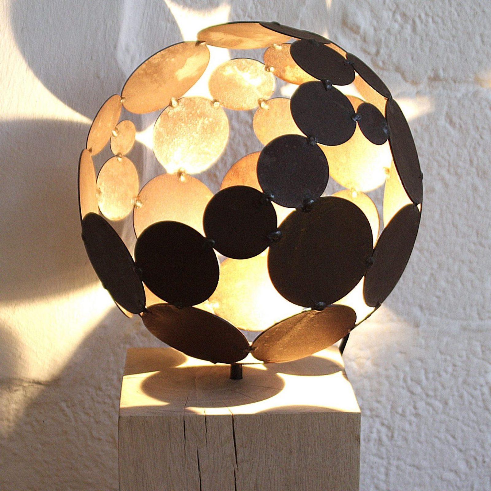 Stefan Traloc Abstract Sculpture - Ball lamp rust with oak base natural