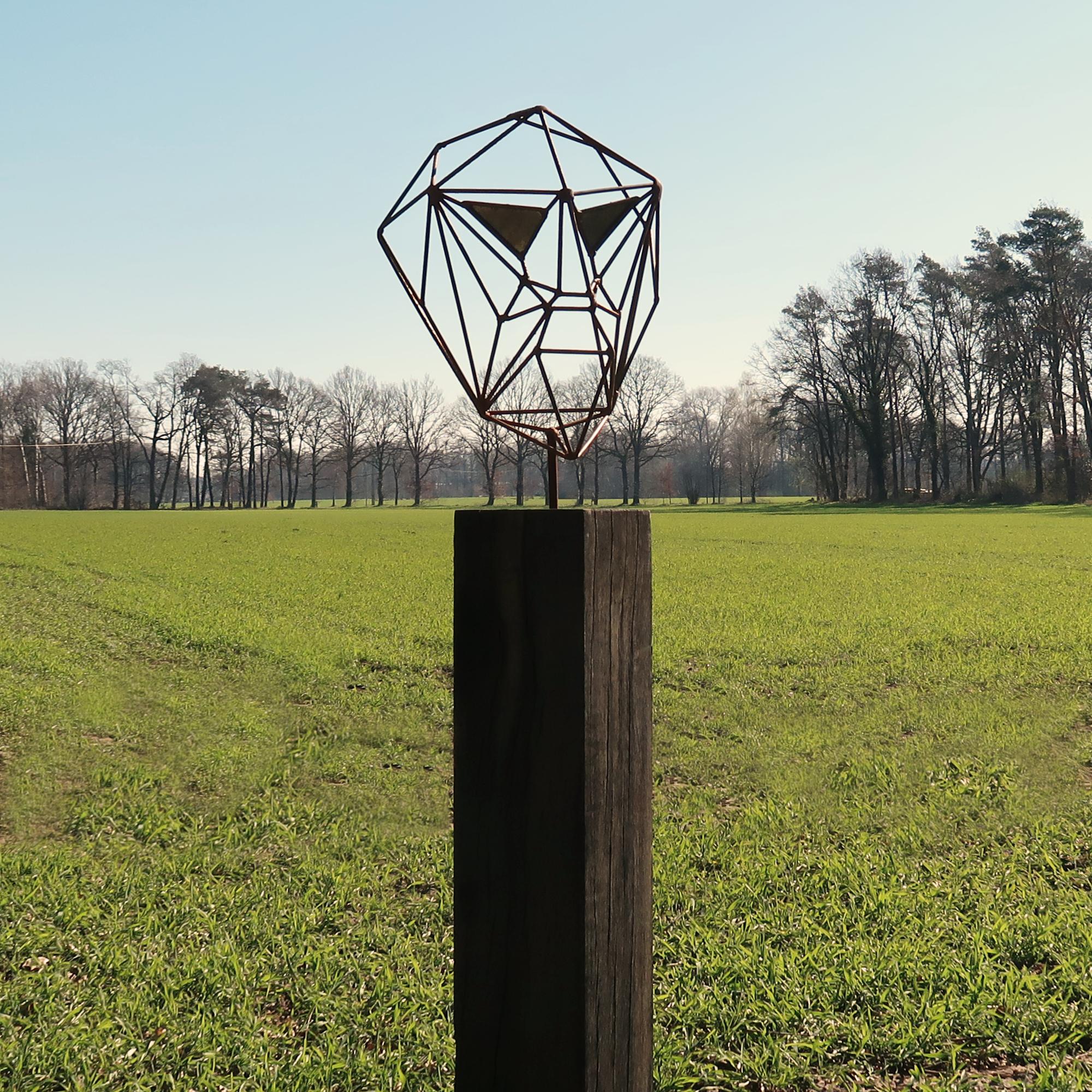 Outdoor wire sculpture - Wire Mask on a oxidised oak pedestal - unique ornament - Art Deco Mixed Media Art by Stefan Traloc