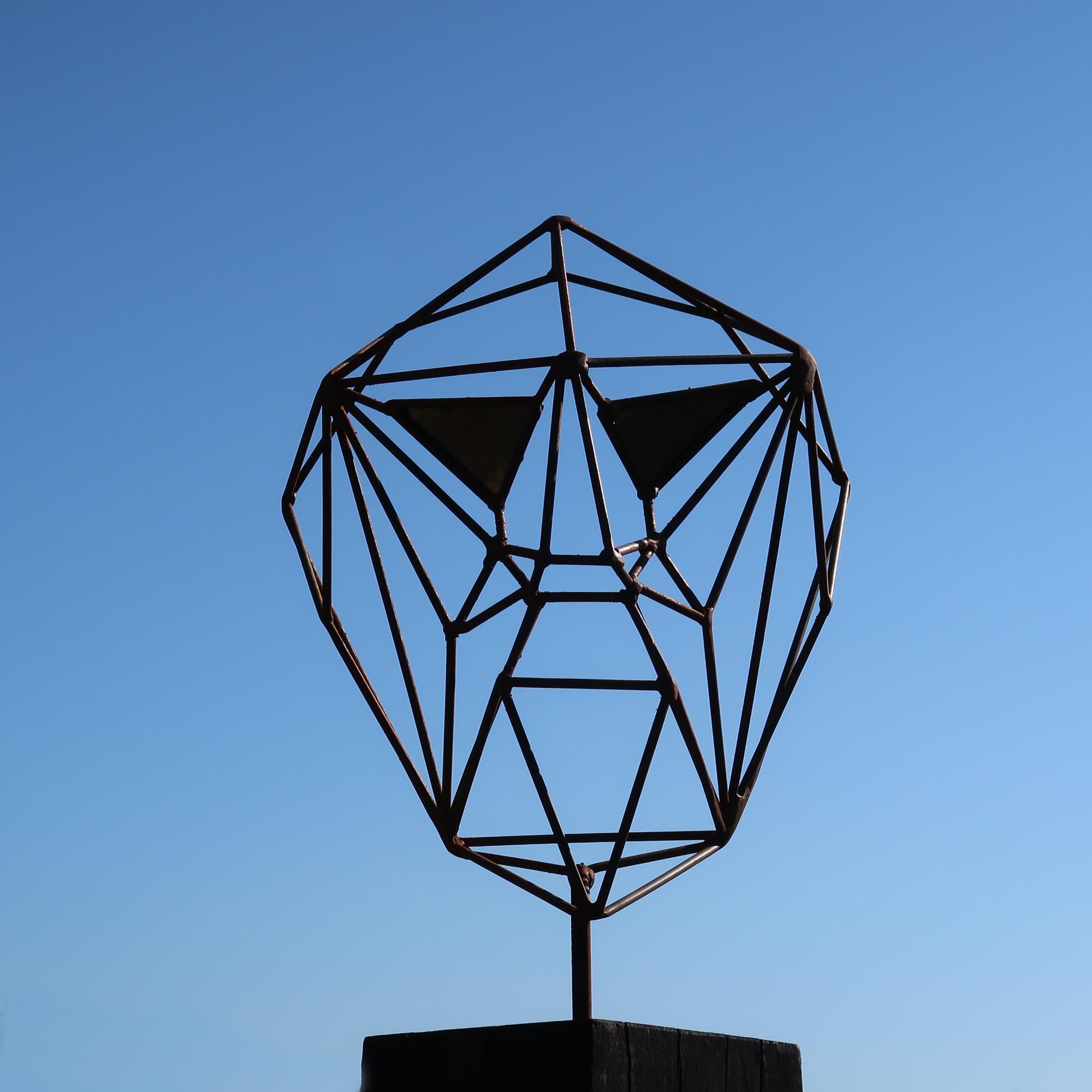 Outdoor wire sculpture - Wire Mask on a oxidised oak pedestal - unique ornament 1