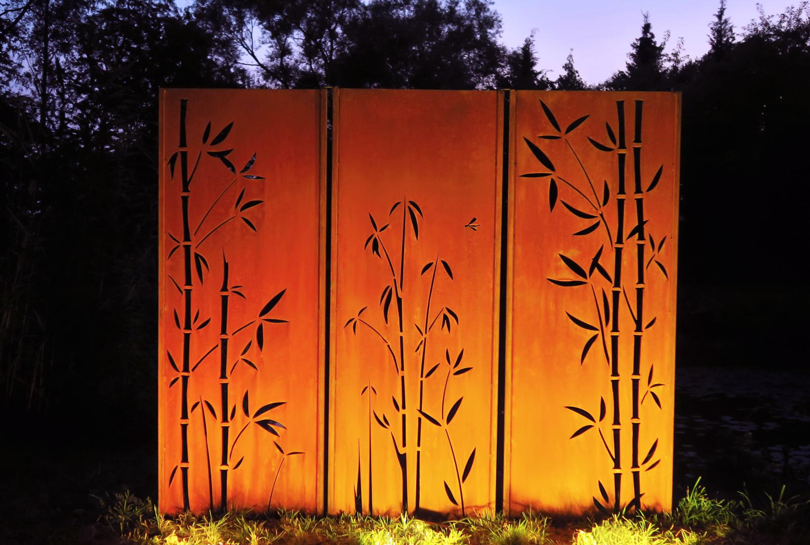 Muro de jardín - Tríptico Bambú - Acero - Ornamento moderno de exterior - 225×195 cm - Mixed Media Art Moderno de Stefan Traloc
