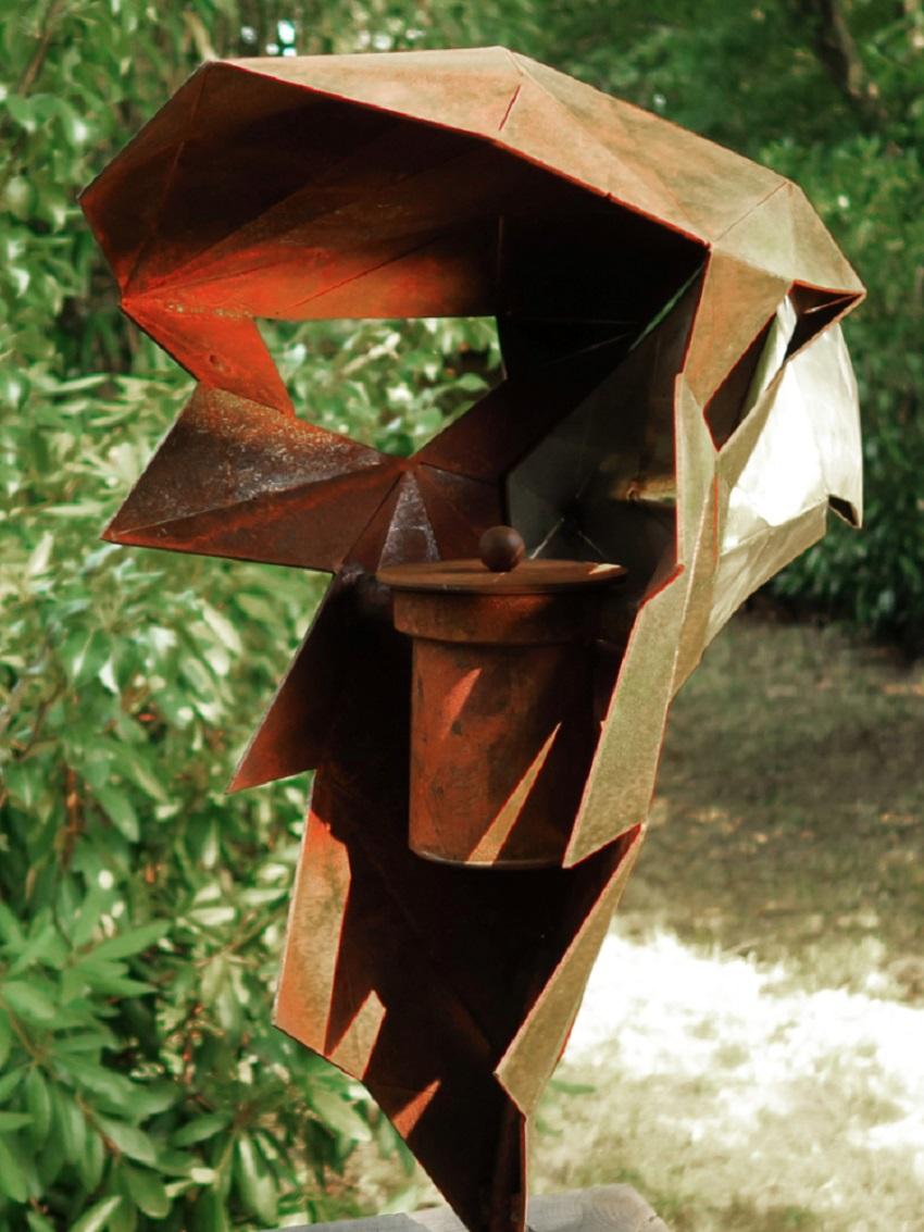 Sculpture polygonale allemande en acier - « aigle » sur un piédestal en chêne oxydé - faite à la main en vente 3
