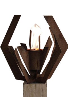 Columna de roble y antorcha de jardín - "Naturaleza" en ángulo - objeto de arte hecho a mano