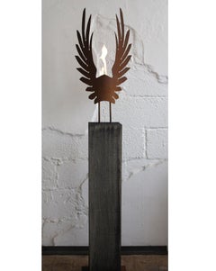 Columna de roble y antorcha de jardín oxidada - "Alas" - objeto de arte único hecho a mano