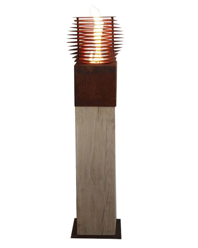colonne de chêne et torche de jardin - "Cube" - objet d'art droit fait à la main