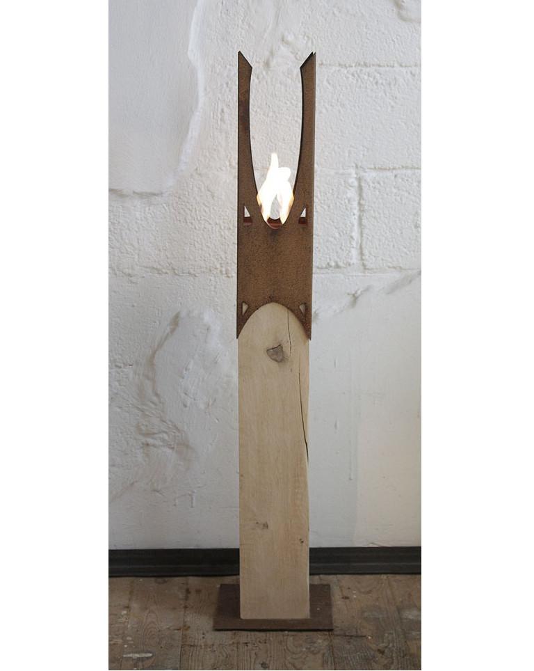 Torche de jardin extraordinaire avec insert à un brûleur sur un spot en chêne non traité.
Personnalisation possible et conçu en 2010.
Egalement disponible sur commande en acier inoxydable.

Le brûleur inclus contient déjà des pierres de lave