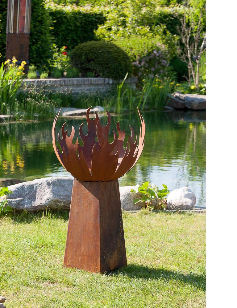 Outdoor Fire Pit - "Flame" with angled pedestal - small height - Sculpture by Stefan Traloc