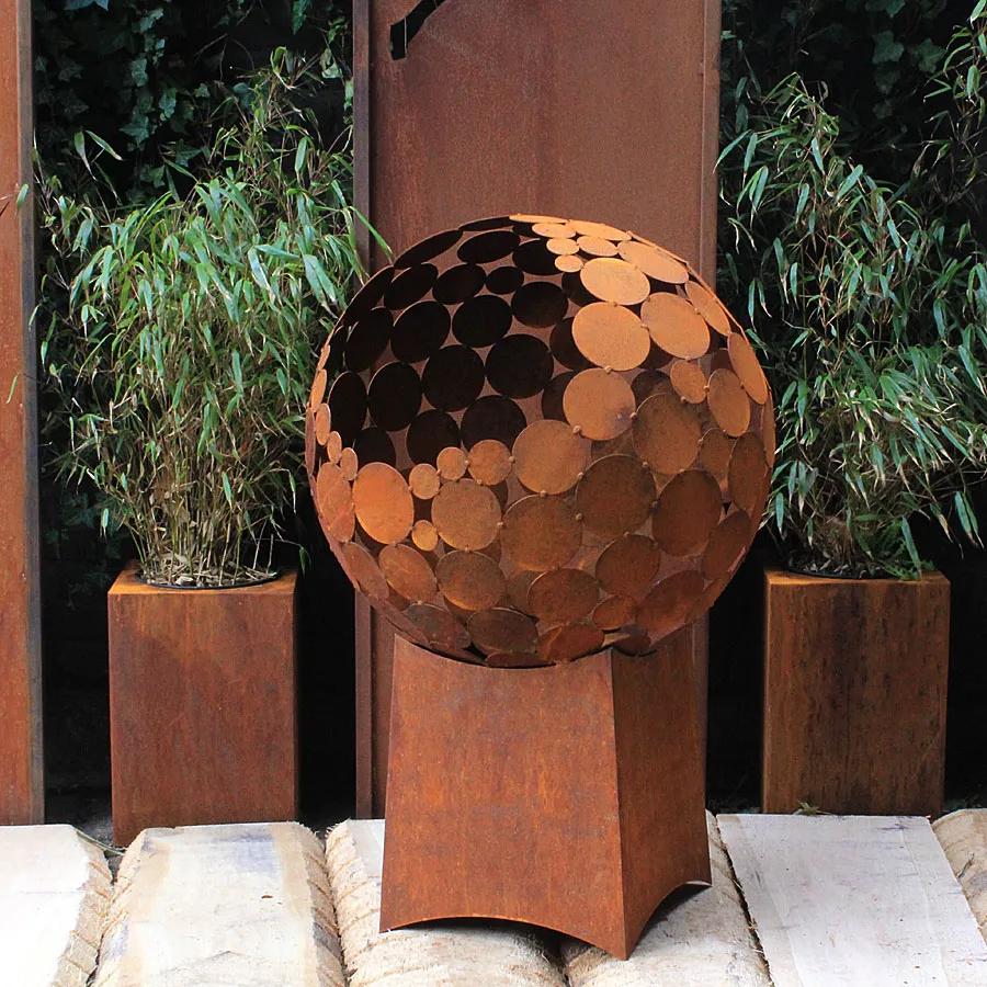 Feuerstelle für draußen - "Globe", mit schrägem Sockel -Holz- 65Ø -kleine Höhe