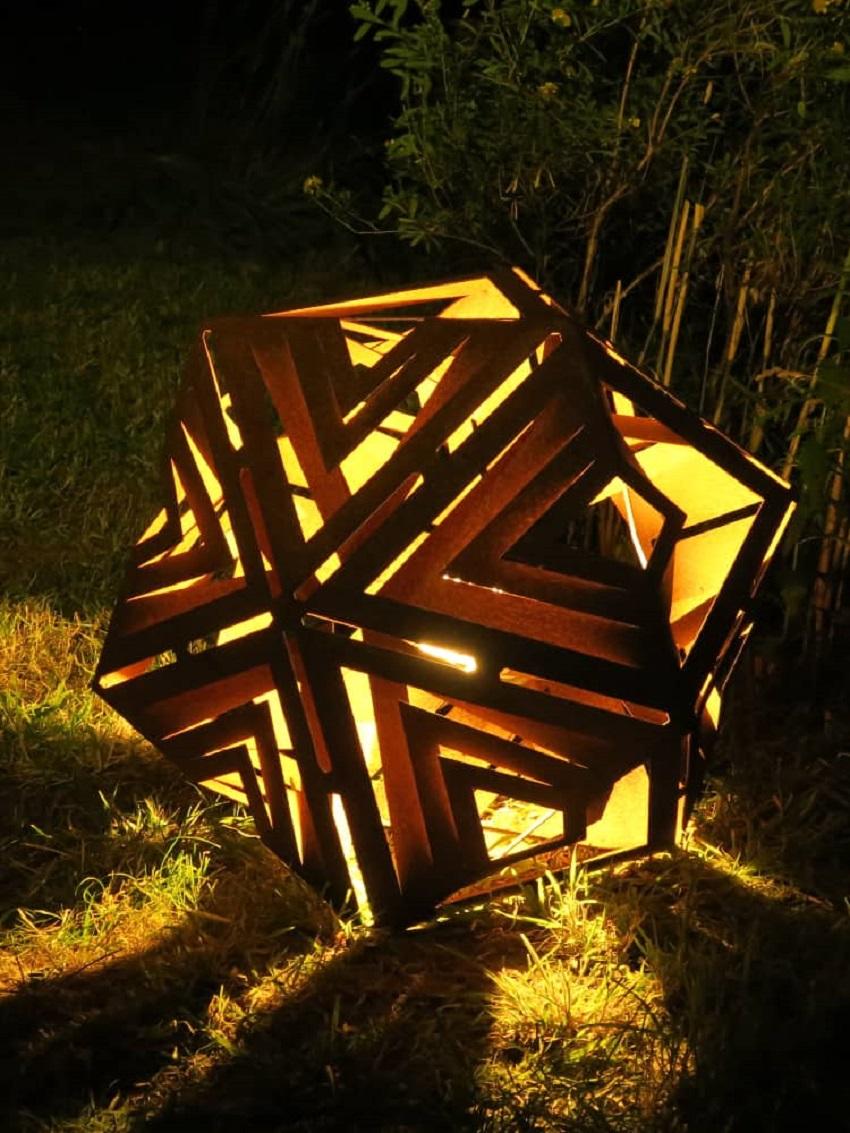 This outdoor lamp 