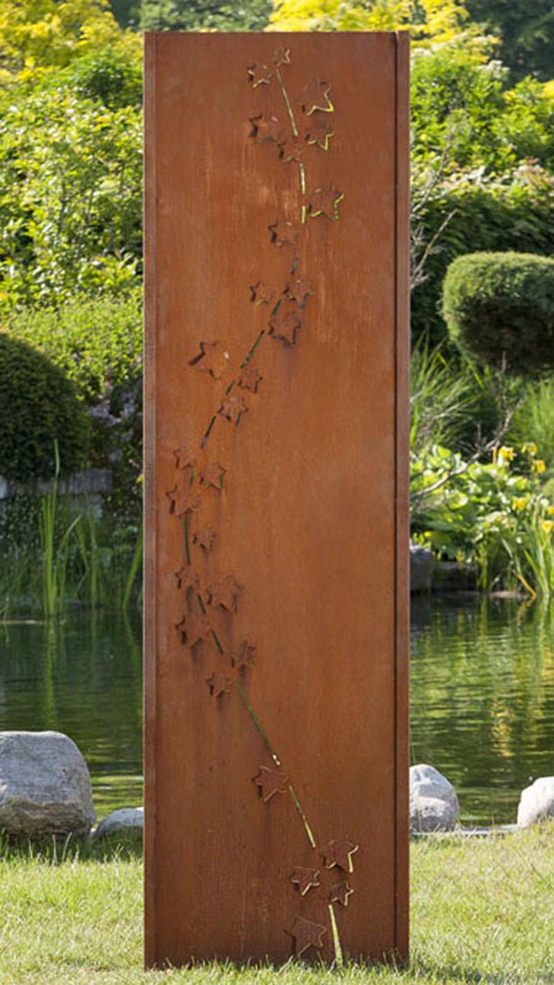 Muro de jardín de acero - "Hiedra" - Ornamento moderno de exterior - 54x195 cm - Mixed Media Art de Stefan Traloc