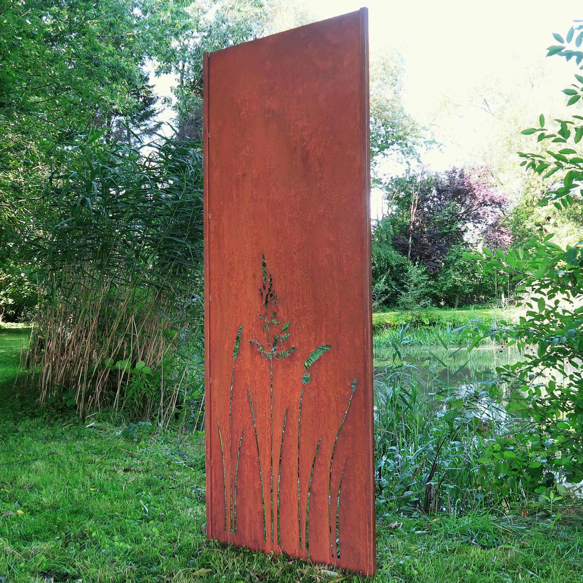 Steel Garden Wall - "Maedow 1" - Modern Outdoor Ornament - 75x195 cm - Sculpture by Stefan Traloc