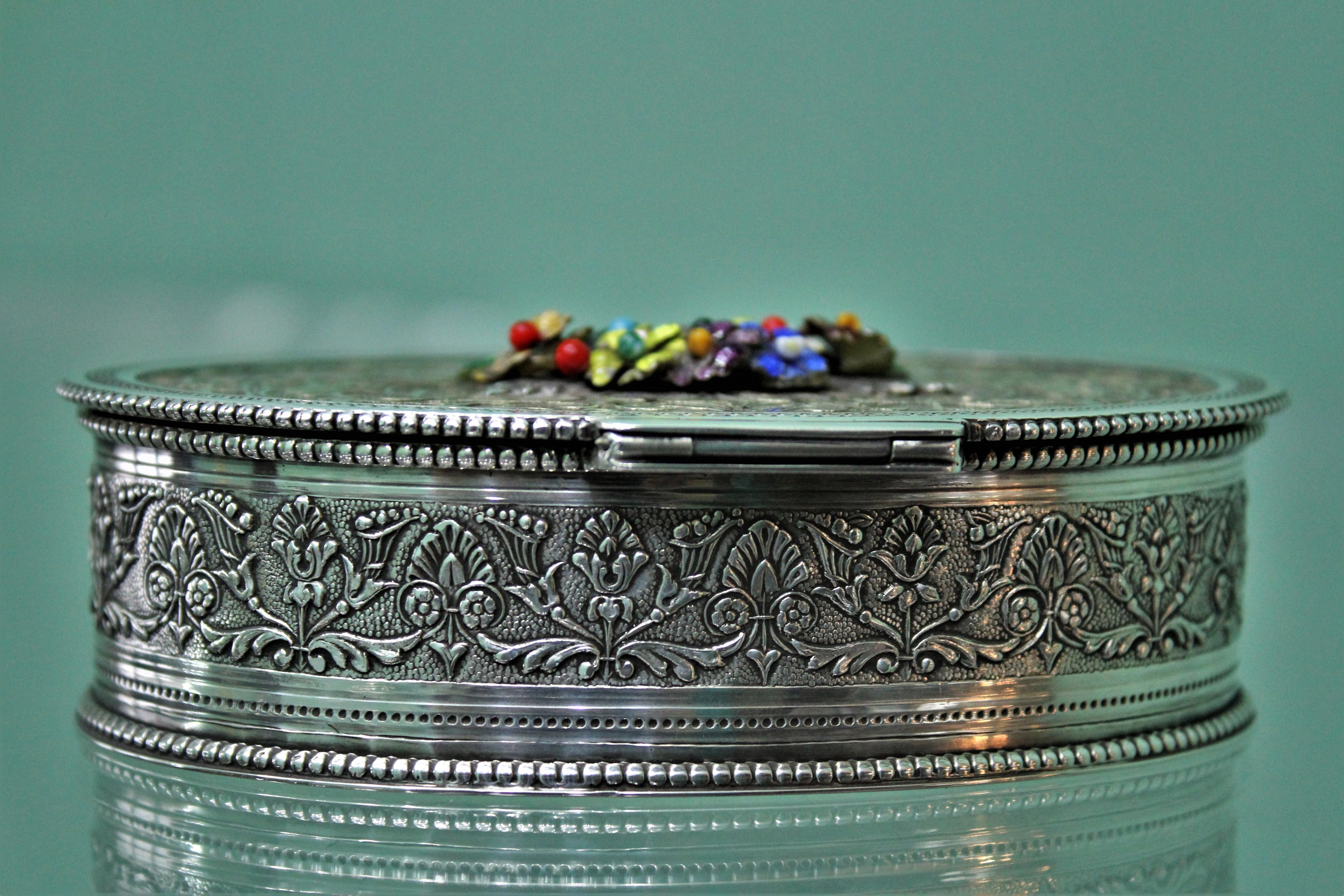Stefani Enea 20th Century Engraved Silver with Enamel Table Box, 1970s For Sale 1