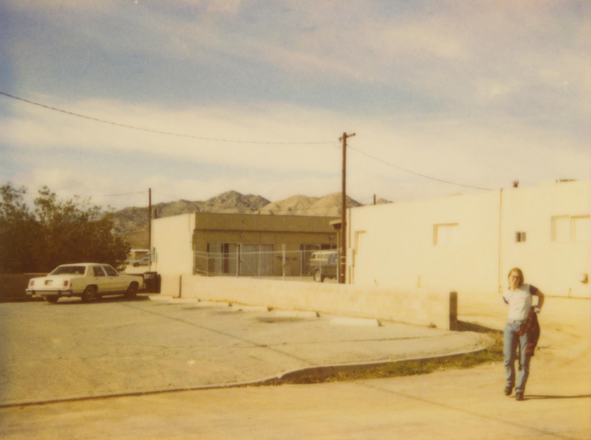 Color Photograph Stefanie Schneider - 29 Palms, CA - Self Portrait - 20th Century, Femmes, Polaroid
