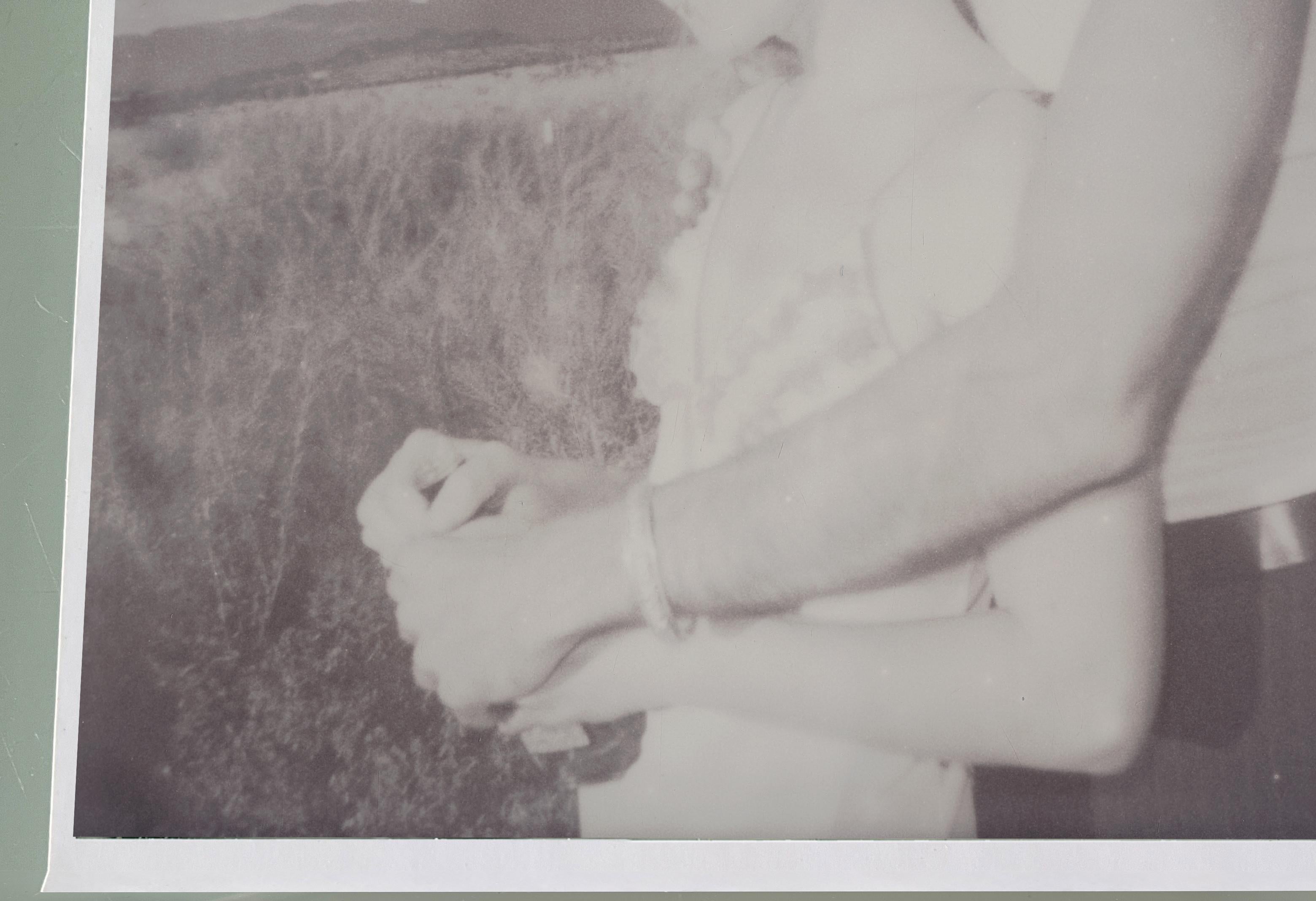 Un hombre y una mujer (Sidewinder) - Contemporánea, Polaroid caducada, Fotografía - Photograph Contemporáneo de Stefanie Schneider