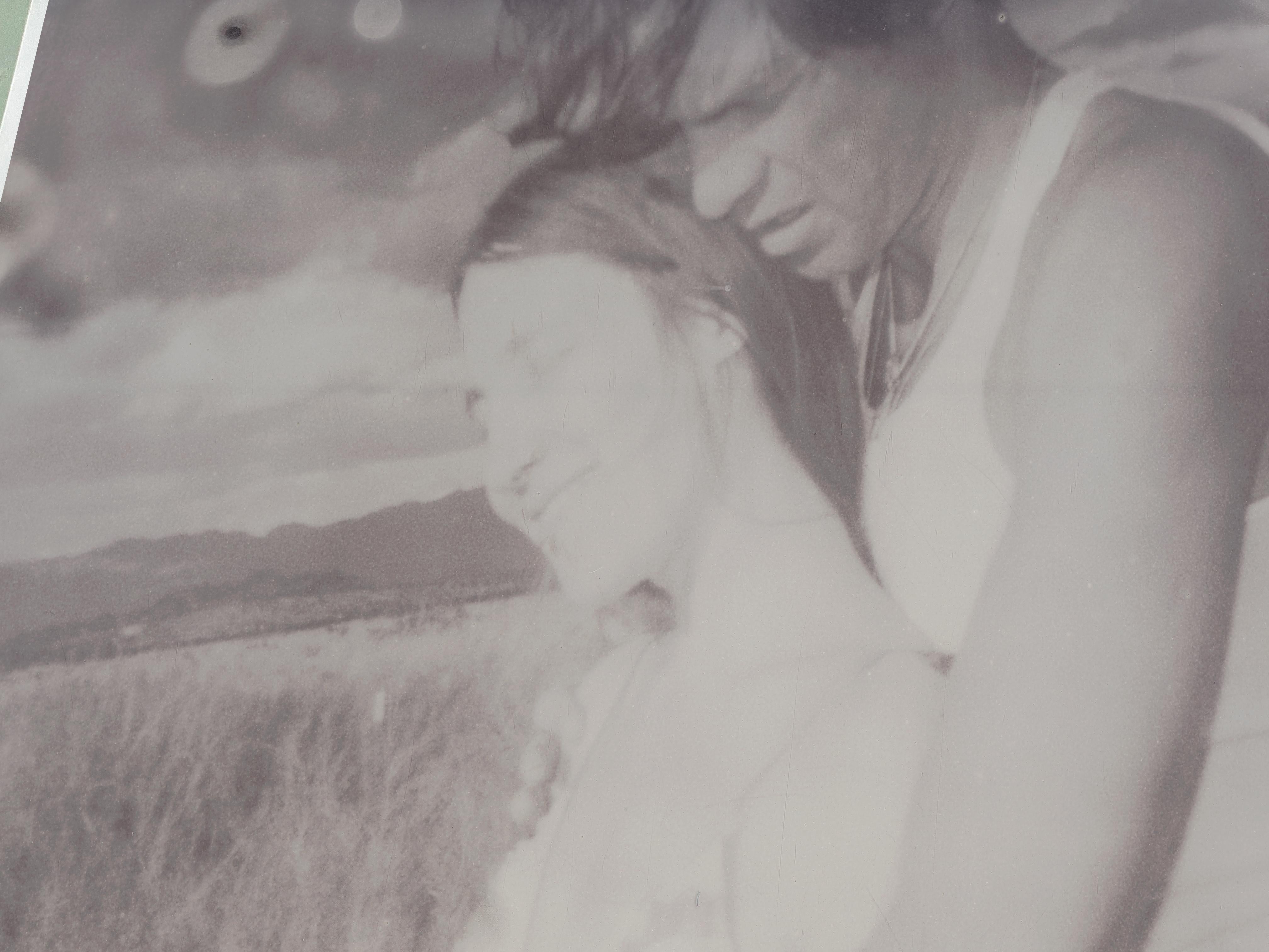 Un hombre y una mujer (Sidewinder) - 2005

20x20cm, Edición de 10, 
C-Print digital, basado en una Polaroid,
Inventario del artista 3213. 
Etiqueta de firma y certificado.
No está montado.

Las brillantes situaciones de Stefanie Schneider tienen