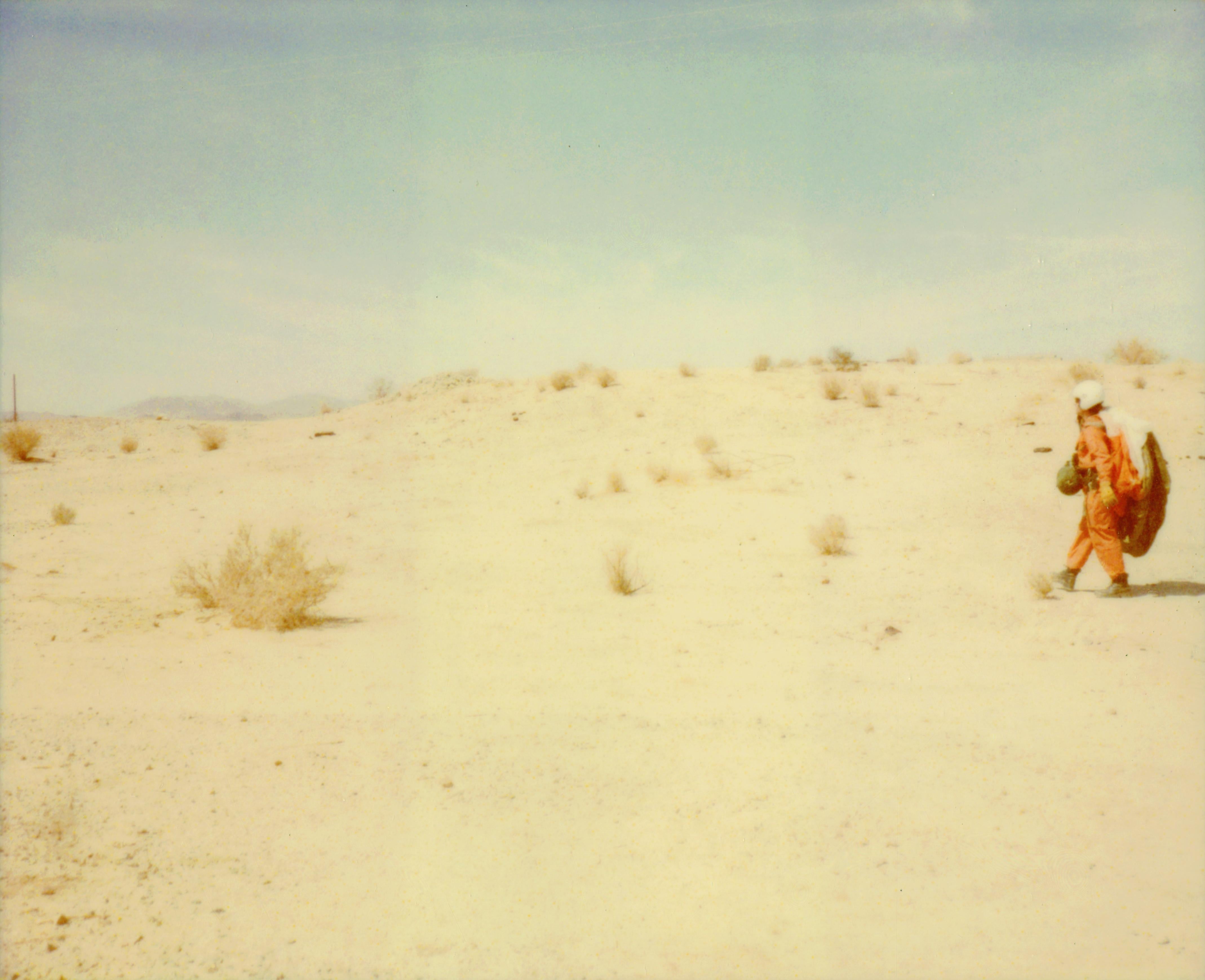 A Vision you can't Capture (29 Palms, CA) - Contemporain, 21e siècle, Polaroïd - Beige Figurative Photograph par Stefanie Schneider