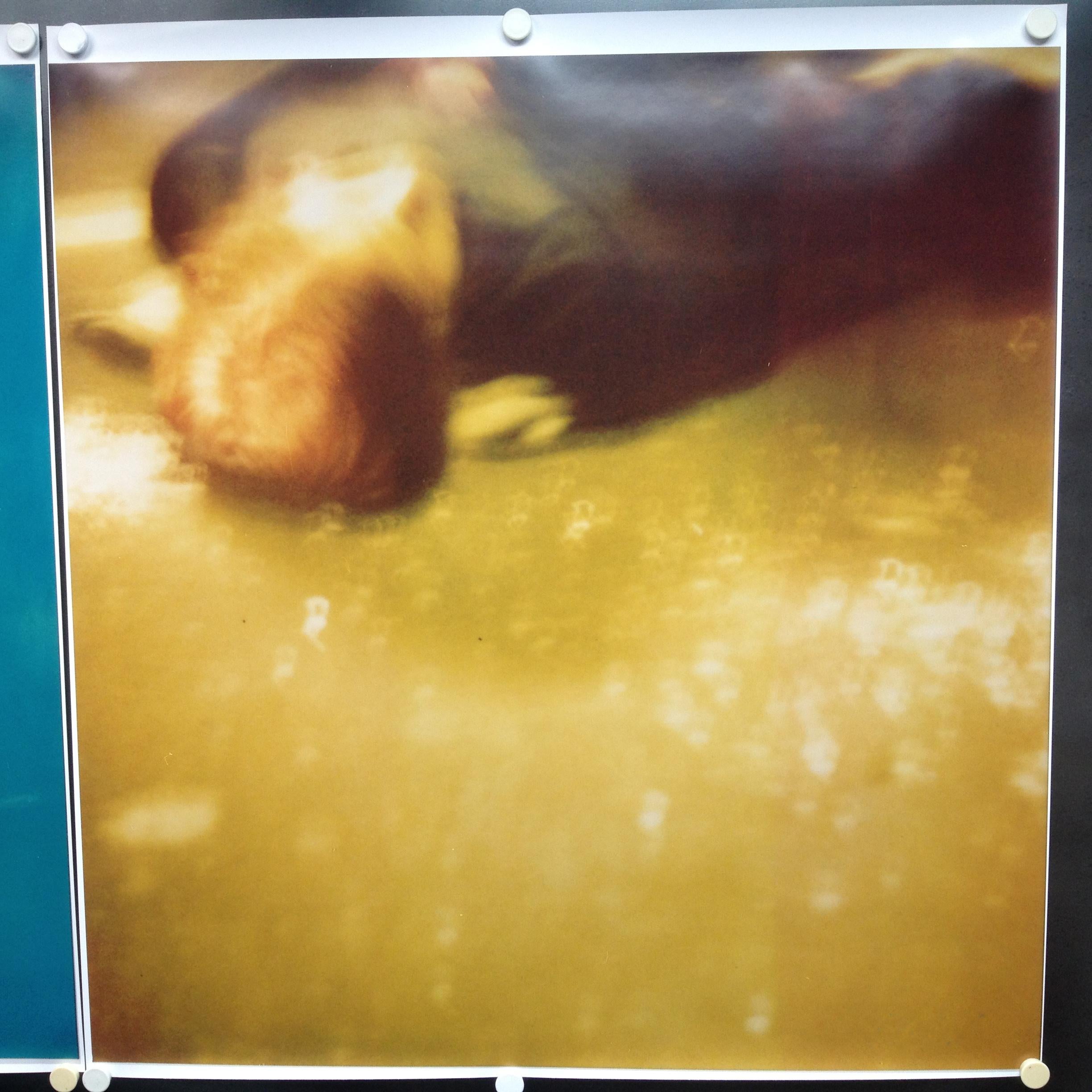 Accident I (Stay) analogico, 128x125cm, con Ryan Gosling, Polaroid, Colore - Photograph Contemporaneo di Stefanie Schneider