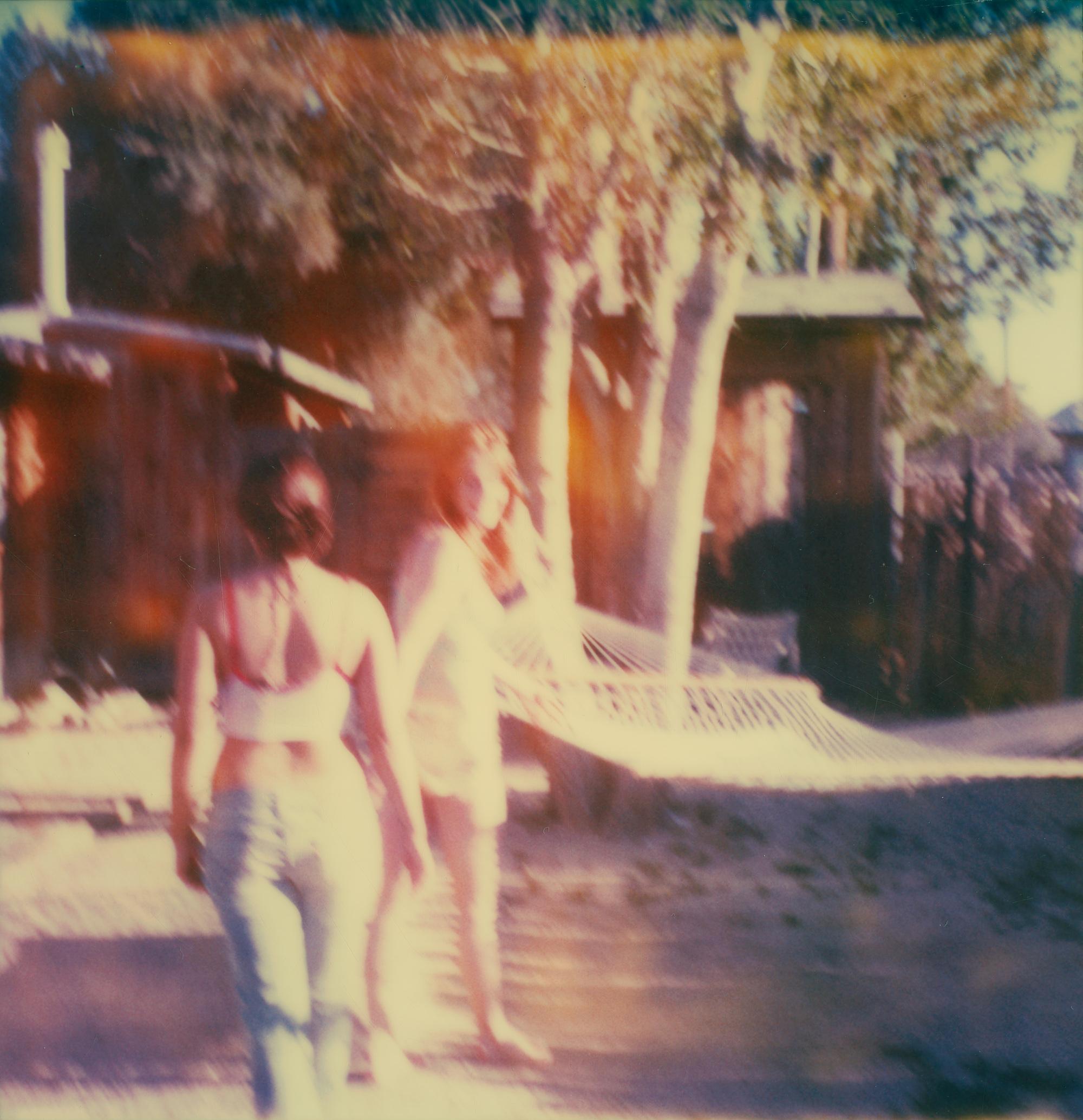 Afternoon Daze (Till Death do us Part) - Polaroid, Figurative, Woman - Contemporain Photograph par Stefanie Schneider